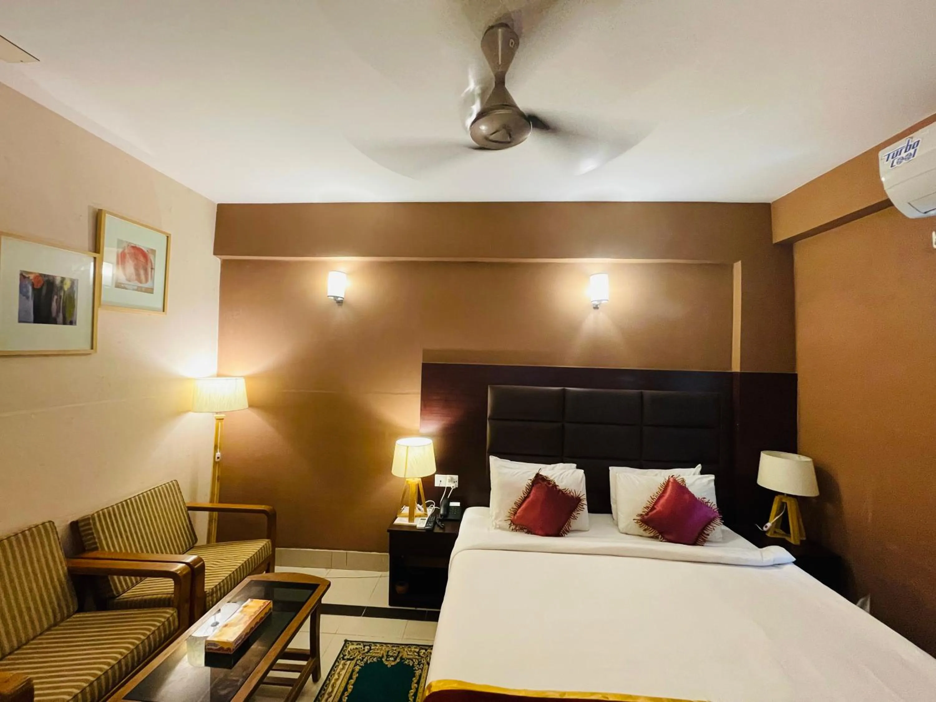 Double Room with Pool View in Hotel Kollol by J&Z Group