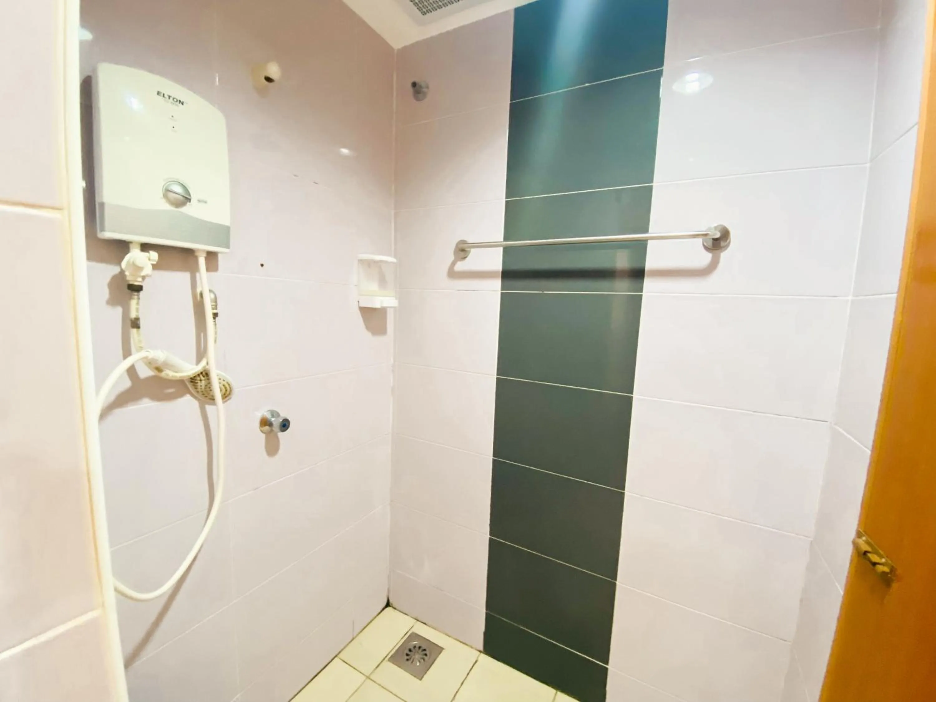 Shower in Sun Inns Hotel Cheras - Balakong