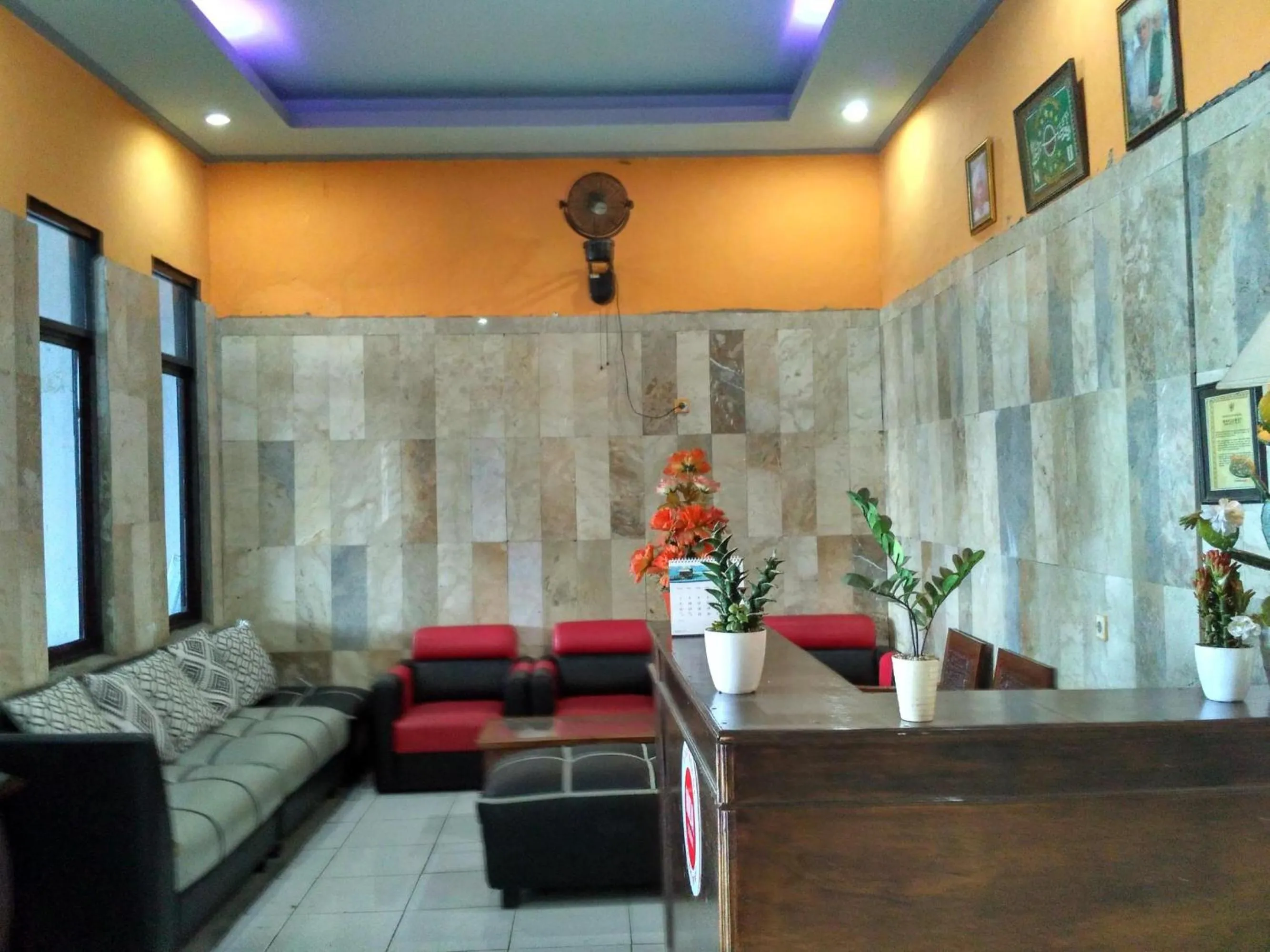Lobby or reception in Hotel Alifah 2