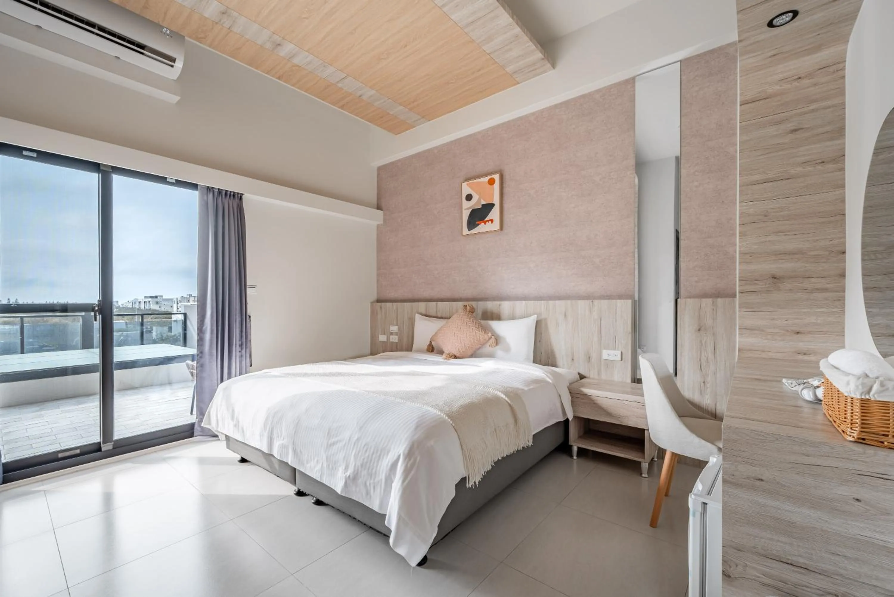 Photo of the whole room, Bed in Penghu SunSea Hall