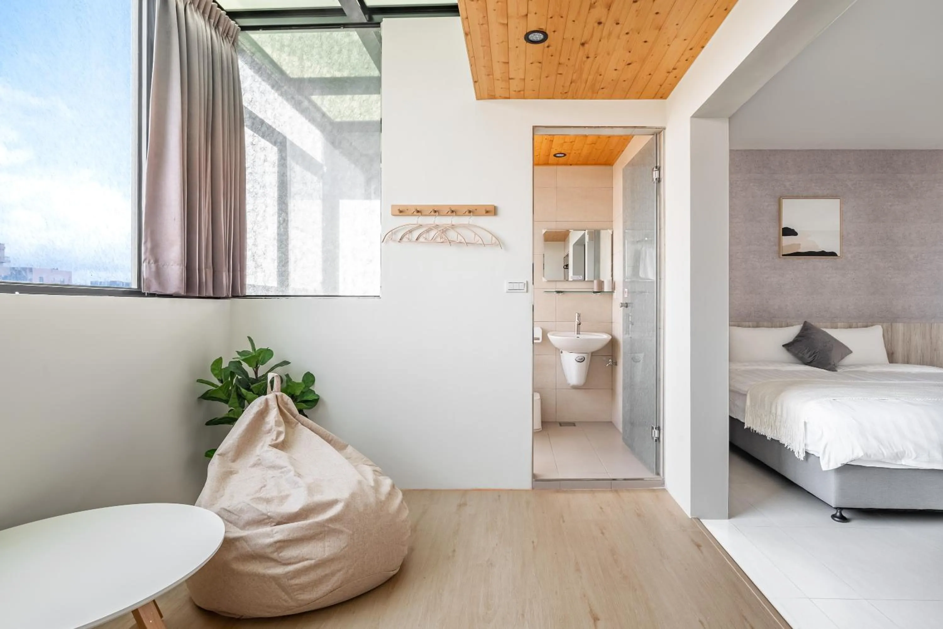 Photo of the whole room, Bed in Penghu SunSea Hall