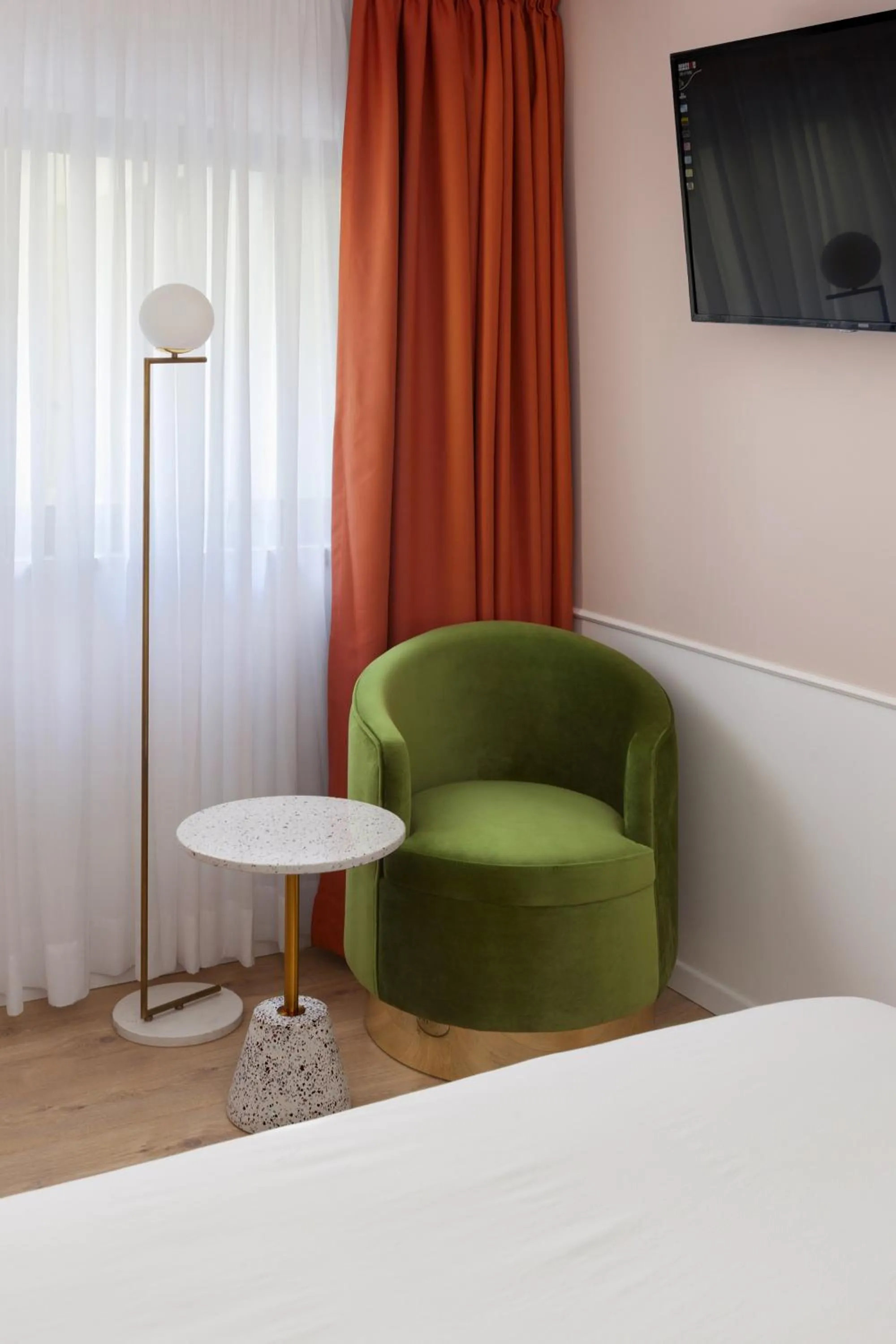 TV and multimedia, Bed in De Cardo Boutique