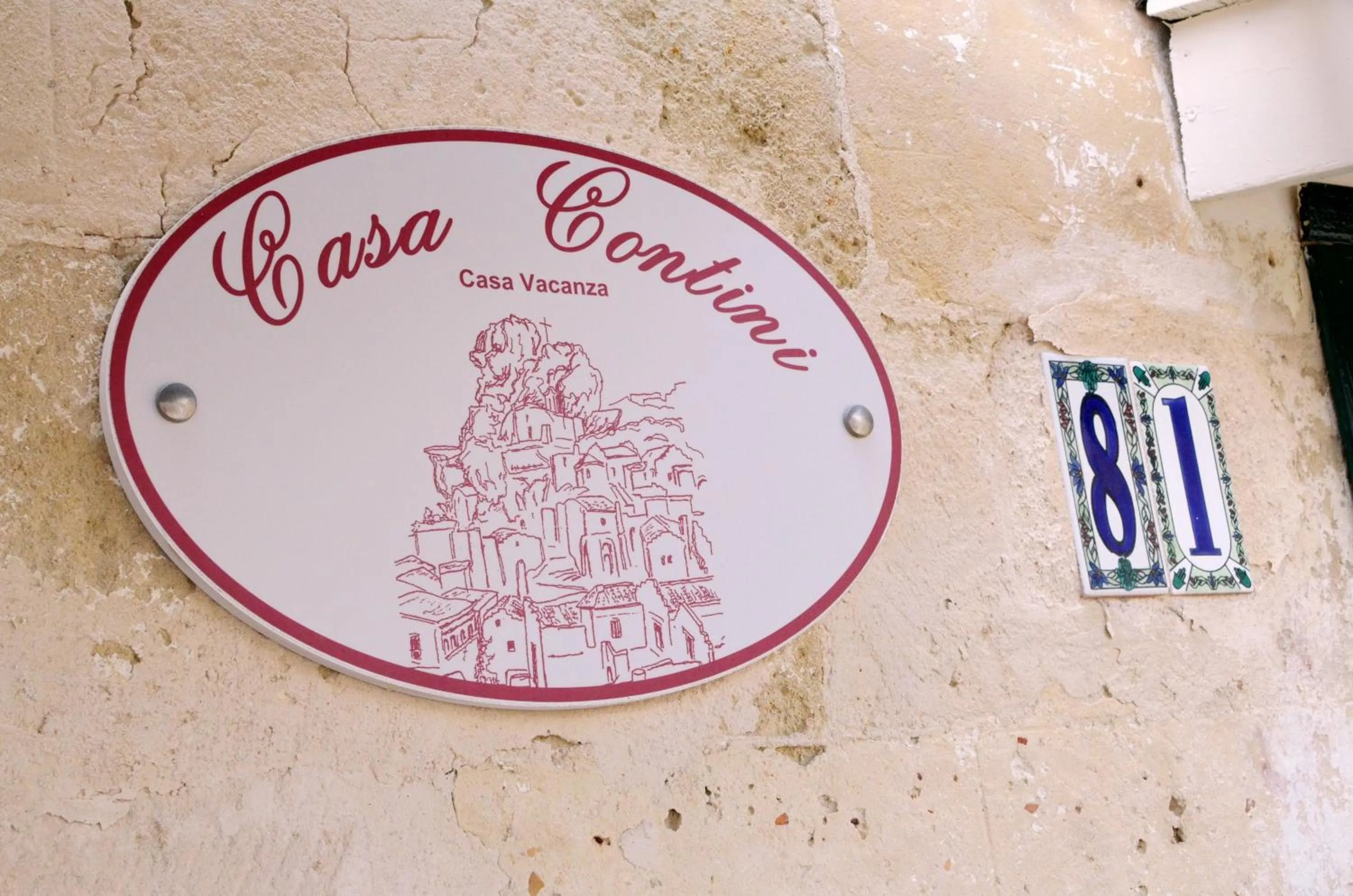 Facade/entrance in Casa Contini