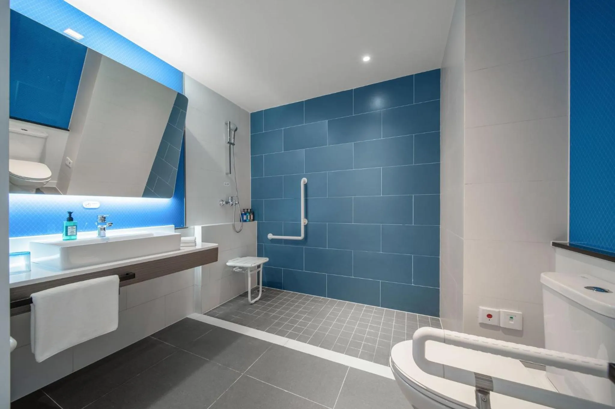 Photo of the whole room in Holiday Inn Express Rongcheng Science and Technology Park