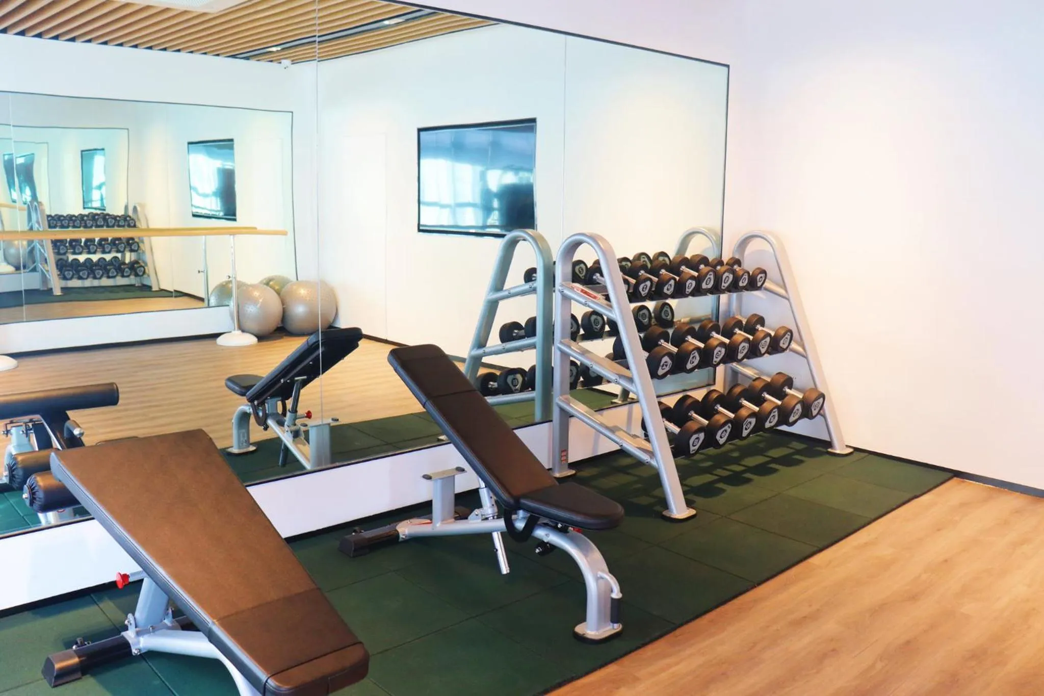Spa and wellness centre/facilities in Holiday Inn Express Rongcheng Science and Technology Park