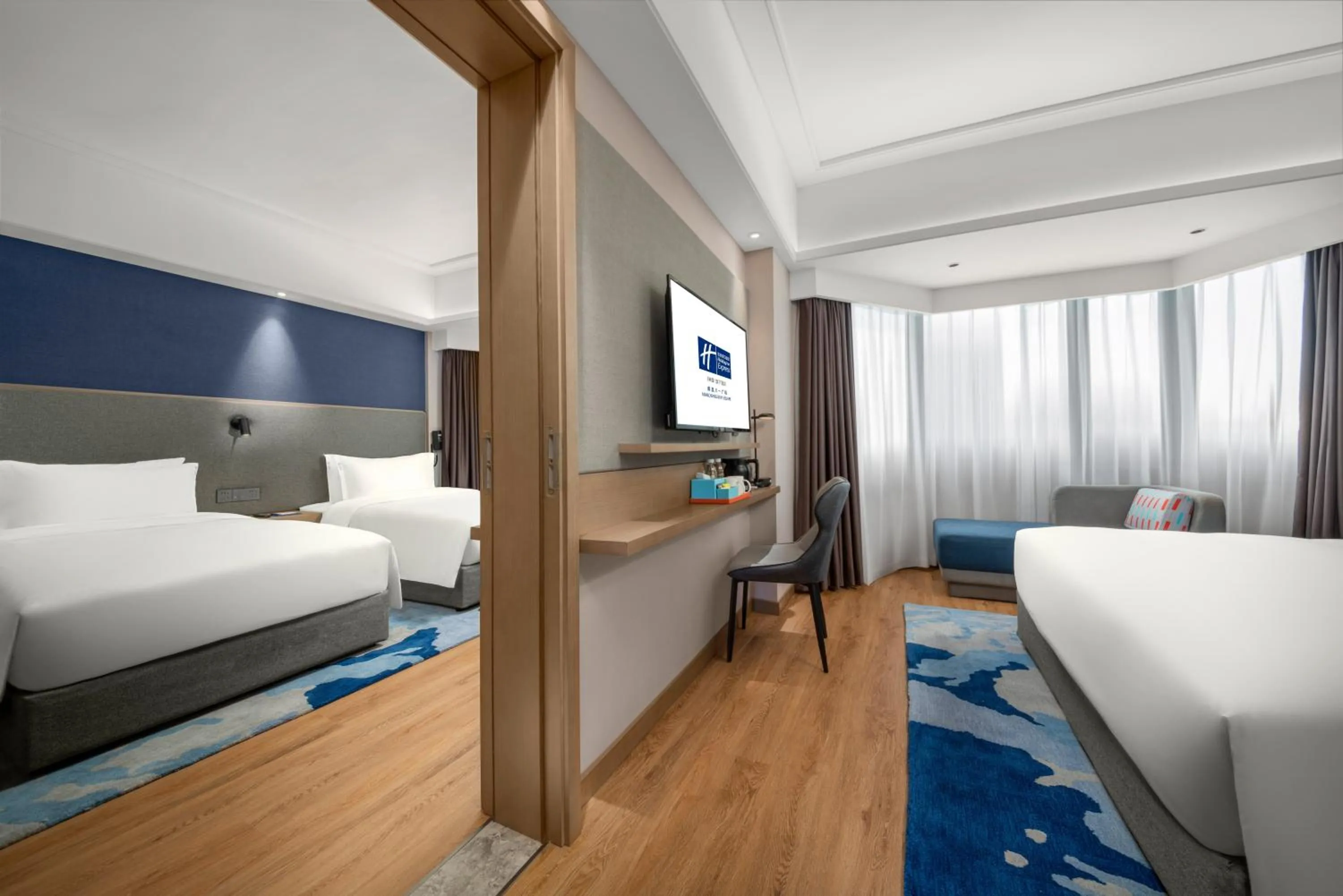 Photo of the whole room, Bed in Holiday Inn Express Nanchang Bayi Square by IHG