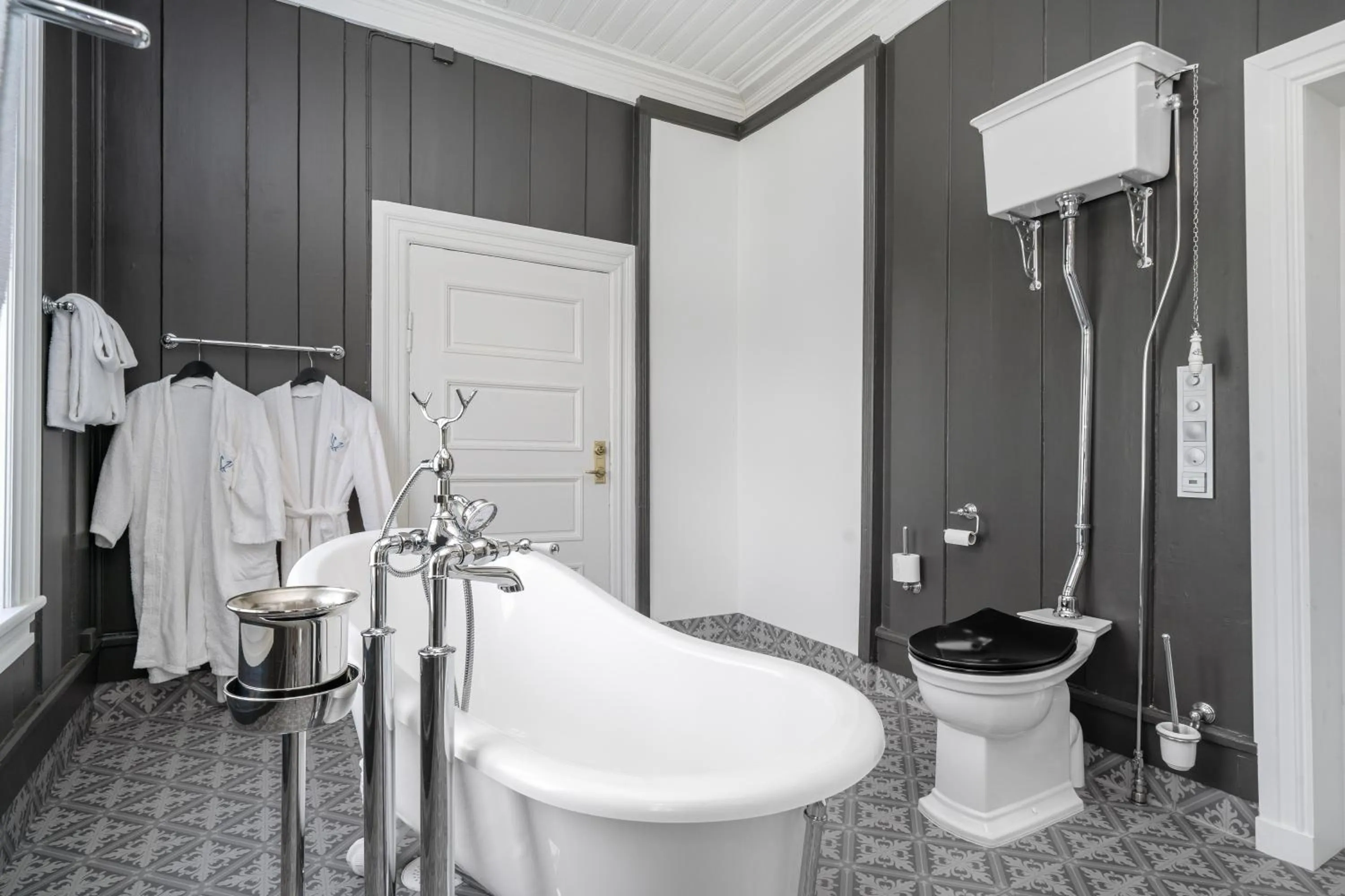 Bathroom in Dale-Gudbrands Gard by Frich`s