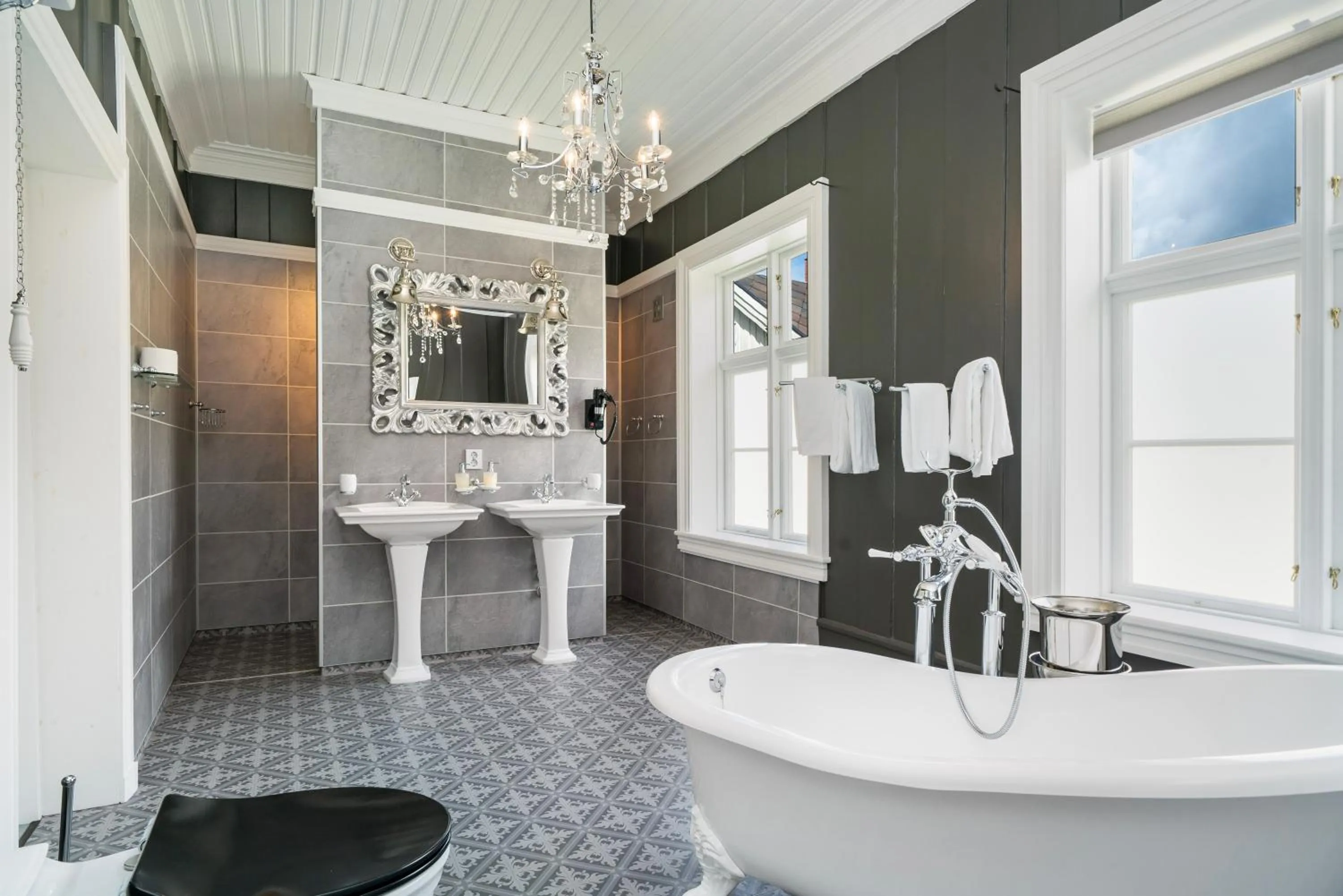 Shower in Dale-Gudbrands Gard by Frich`s