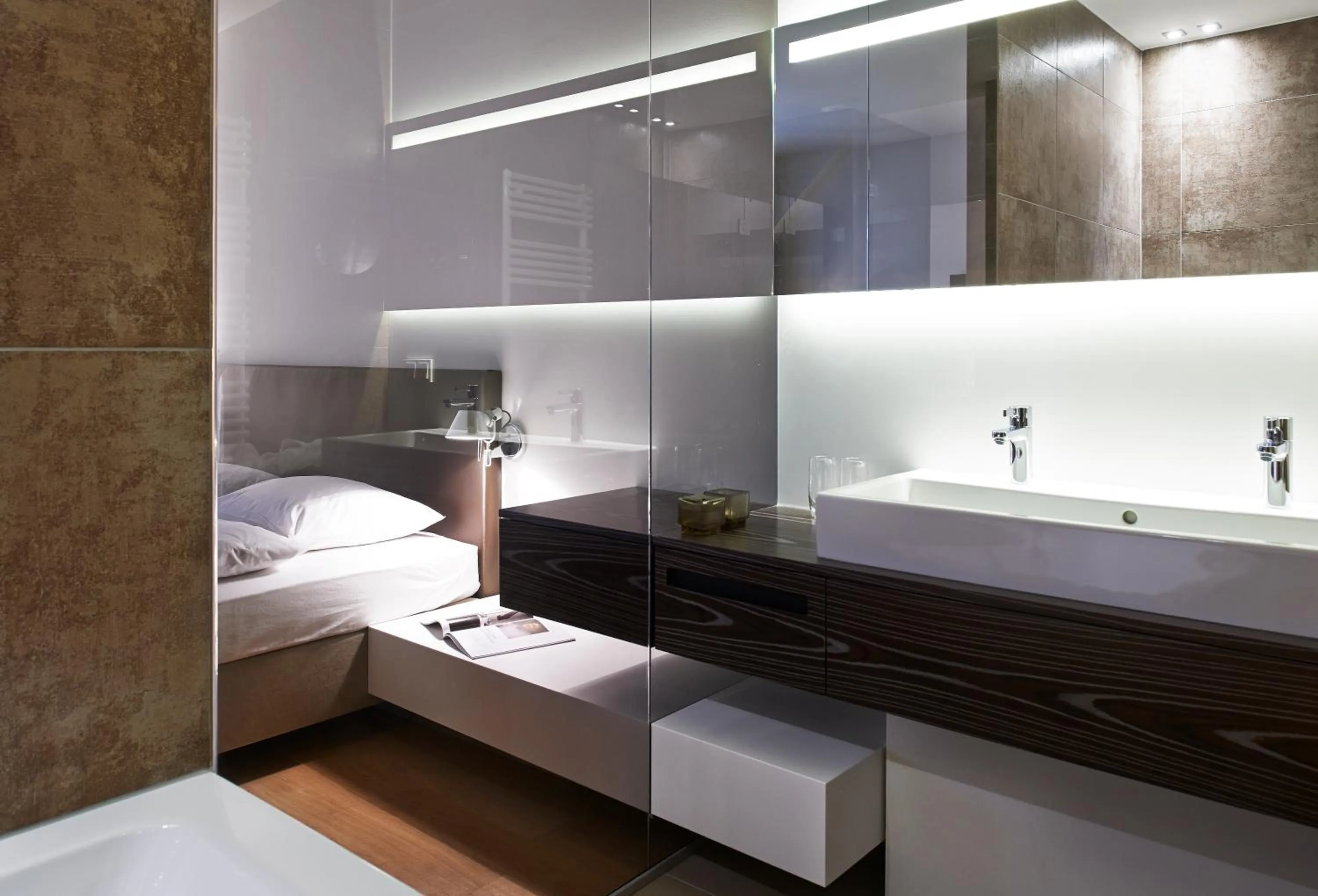 Bathroom, Bed in Weinhaus Henninger