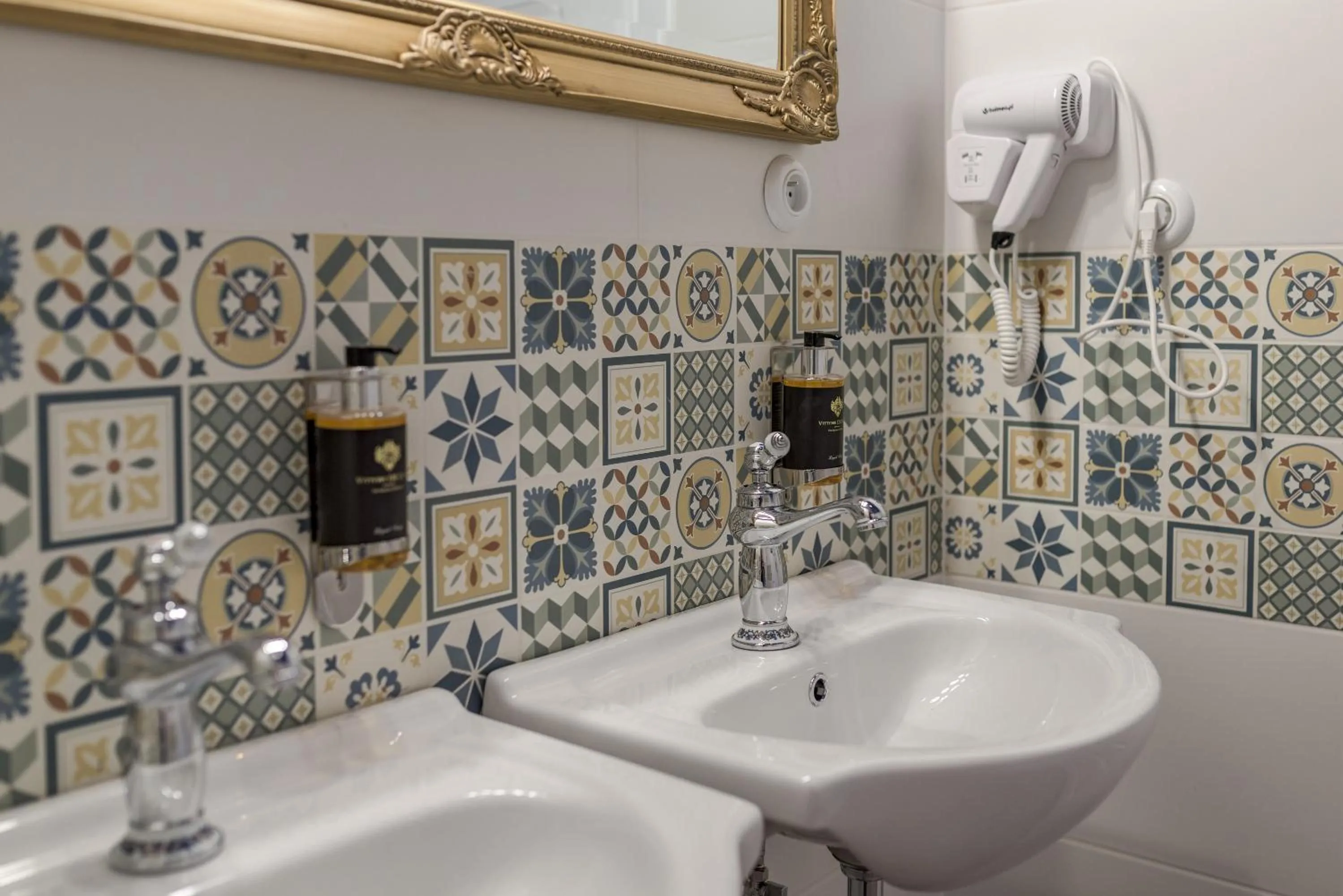 Bathroom in Hostel Night o'clock