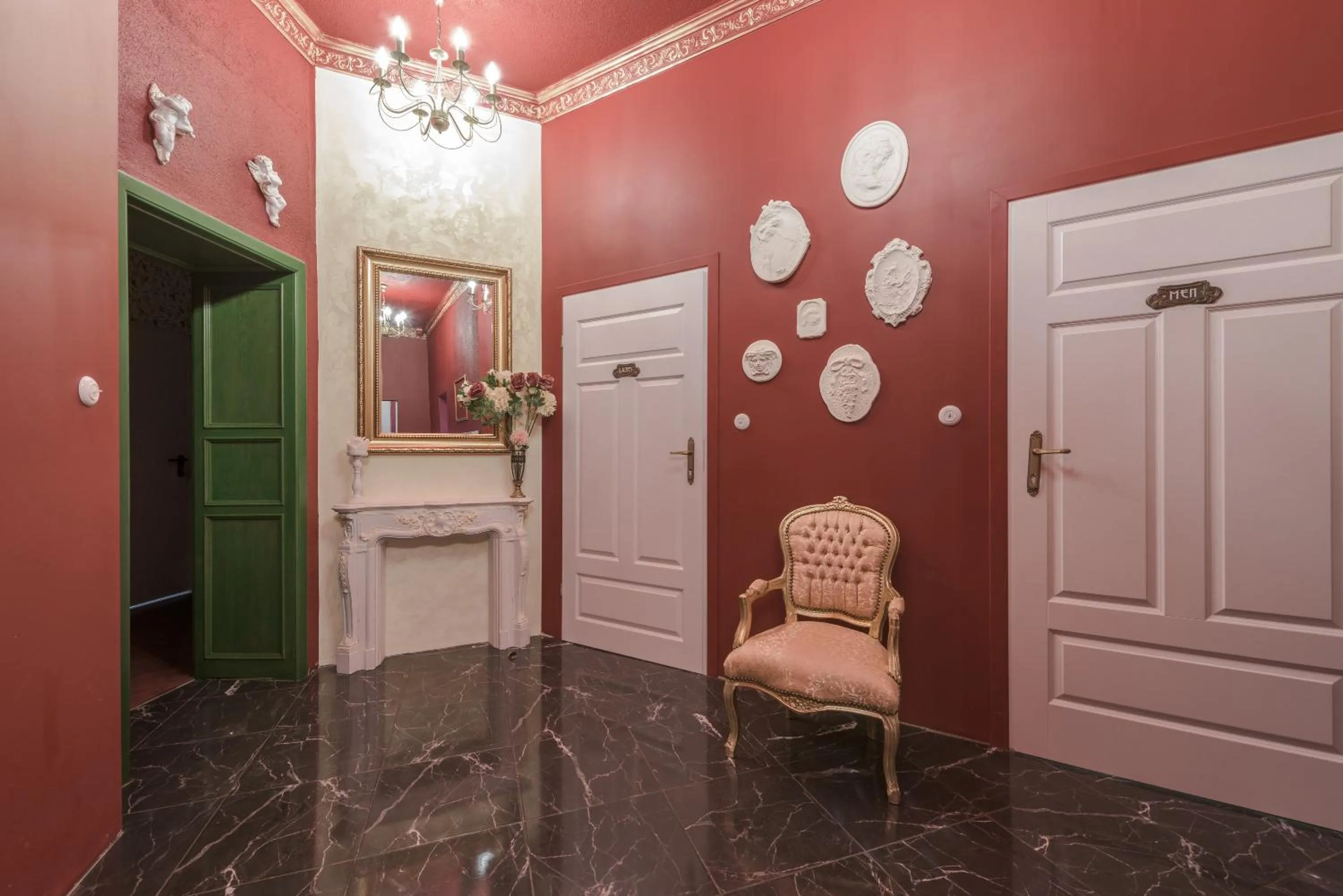 Bathroom in Hostel Night o'clock