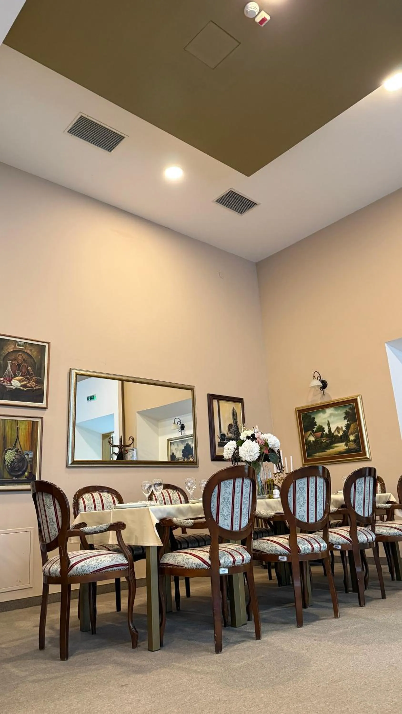 Restaurant/places to eat in Miznah Hotels & Resorts