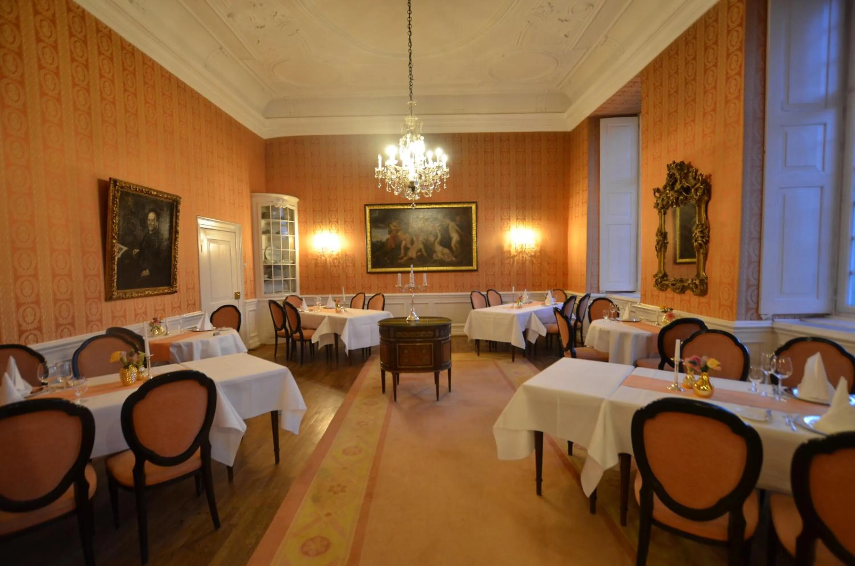 Restaurant/places to eat in Hotel Schloss Wilkinghege