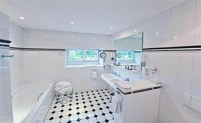 Bathroom in Hotel Schloss Wilkinghege