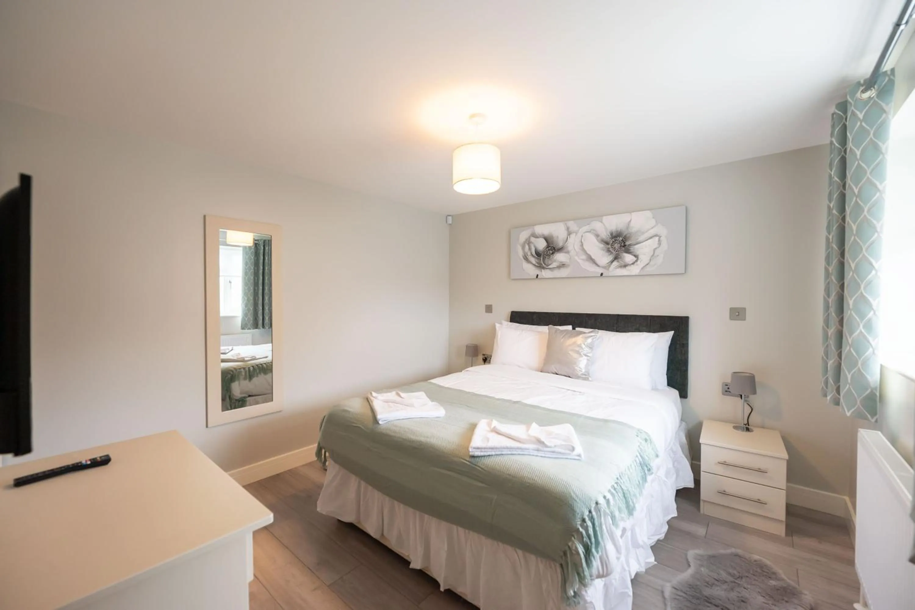 Bedroom, Bed in Headley House