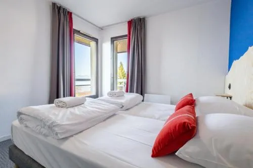 Superior Double or Twin Room with Lake View in Côté Lac Hostel Evian