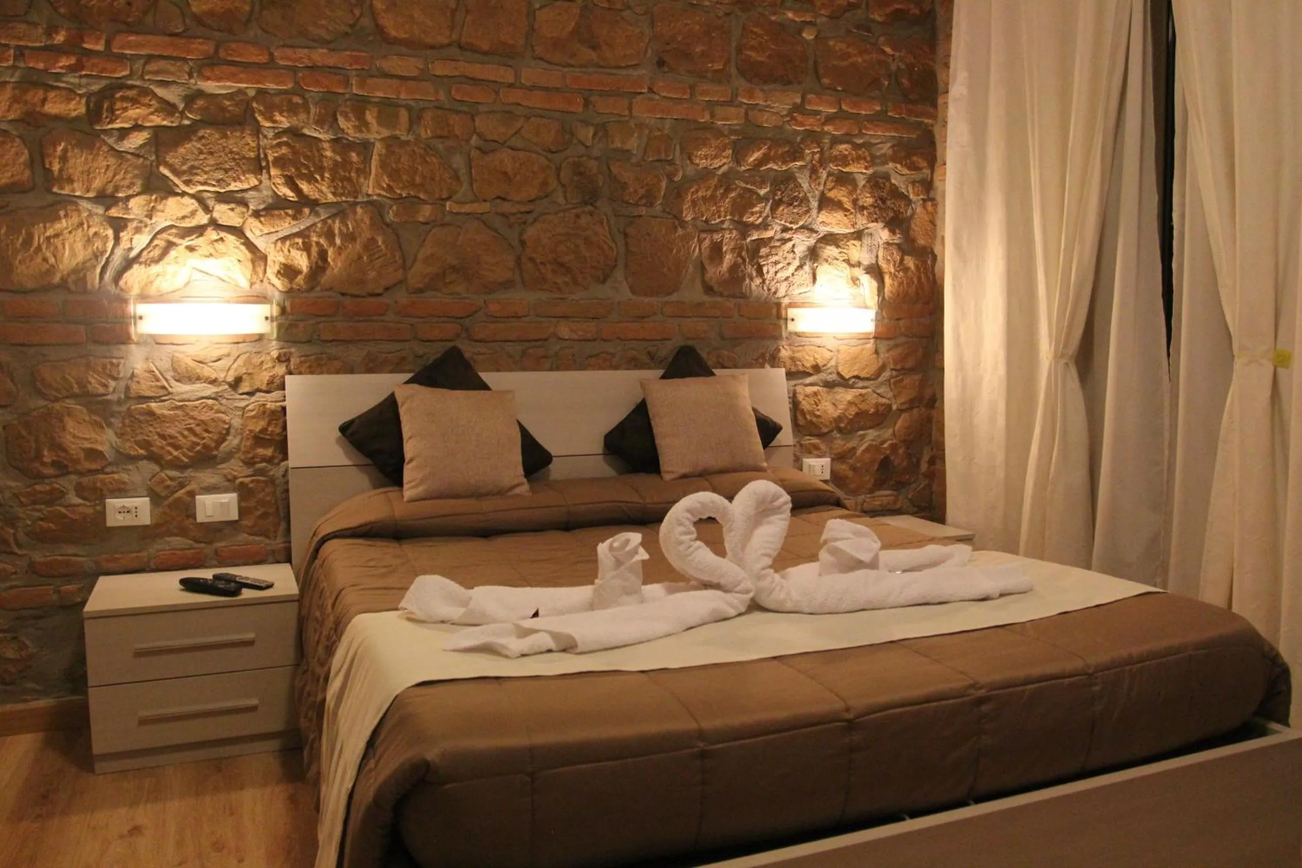 Bedroom, Bed in Freedom Love B&B