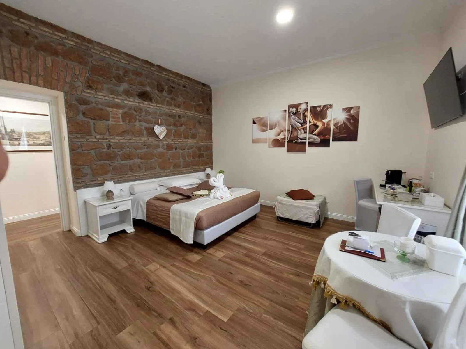 Bed in Freedom Love B&B