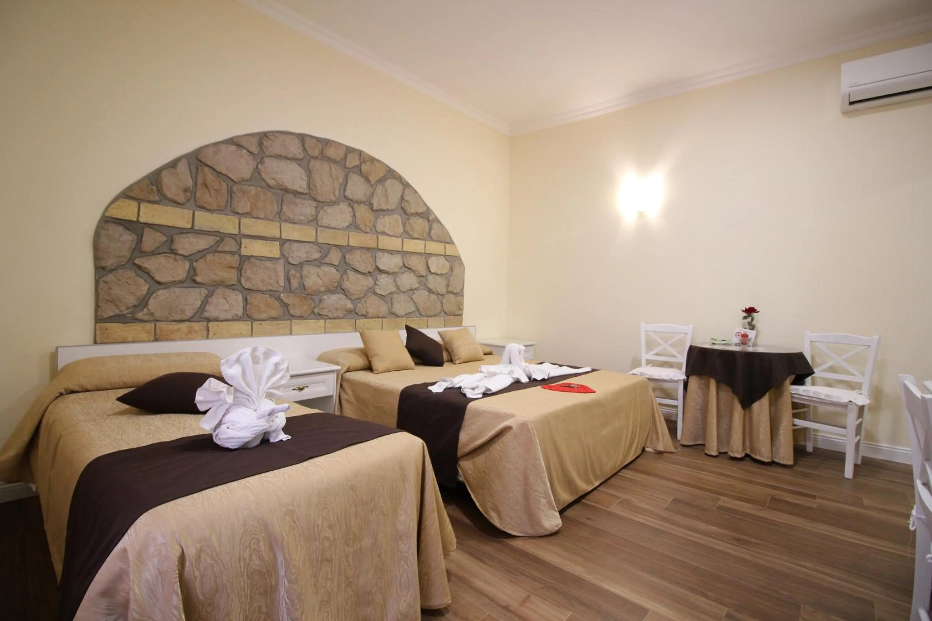 Decorative detail, Bed in Freedom Love B&B