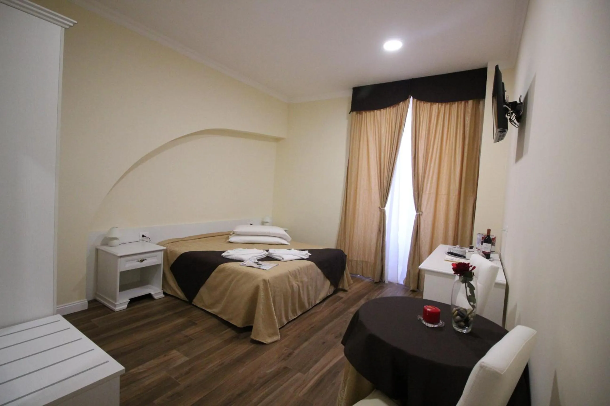 Decorative detail, Bed in Freedom Love B&B