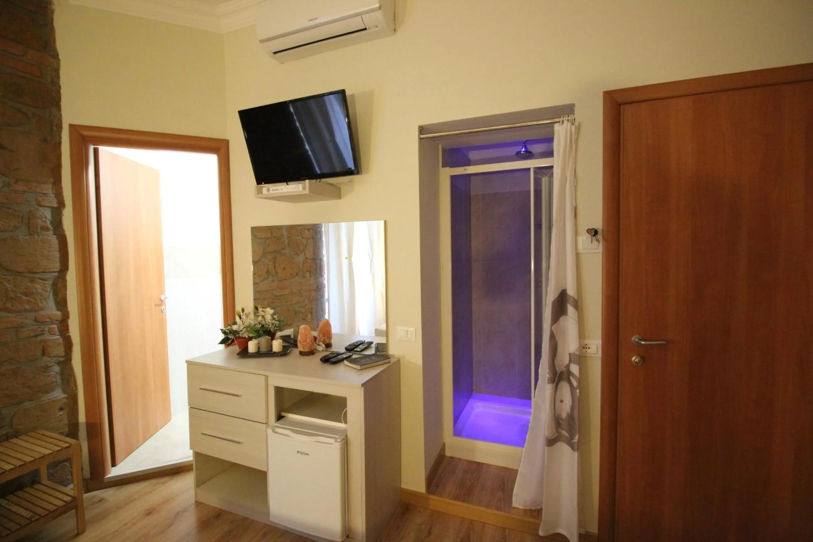 Shower in Freedom Love B&B