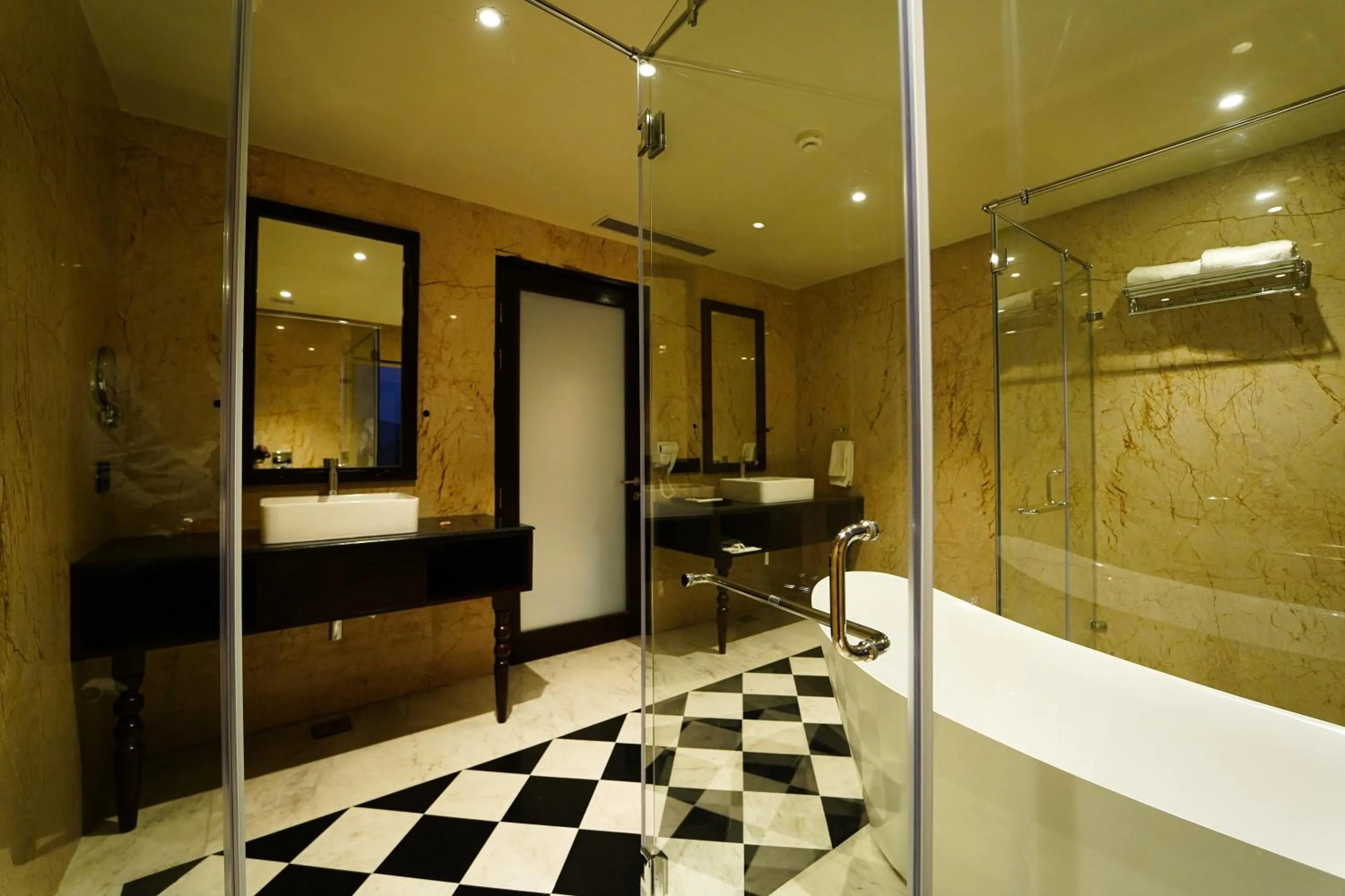 Bathroom in Sahdev Bagh