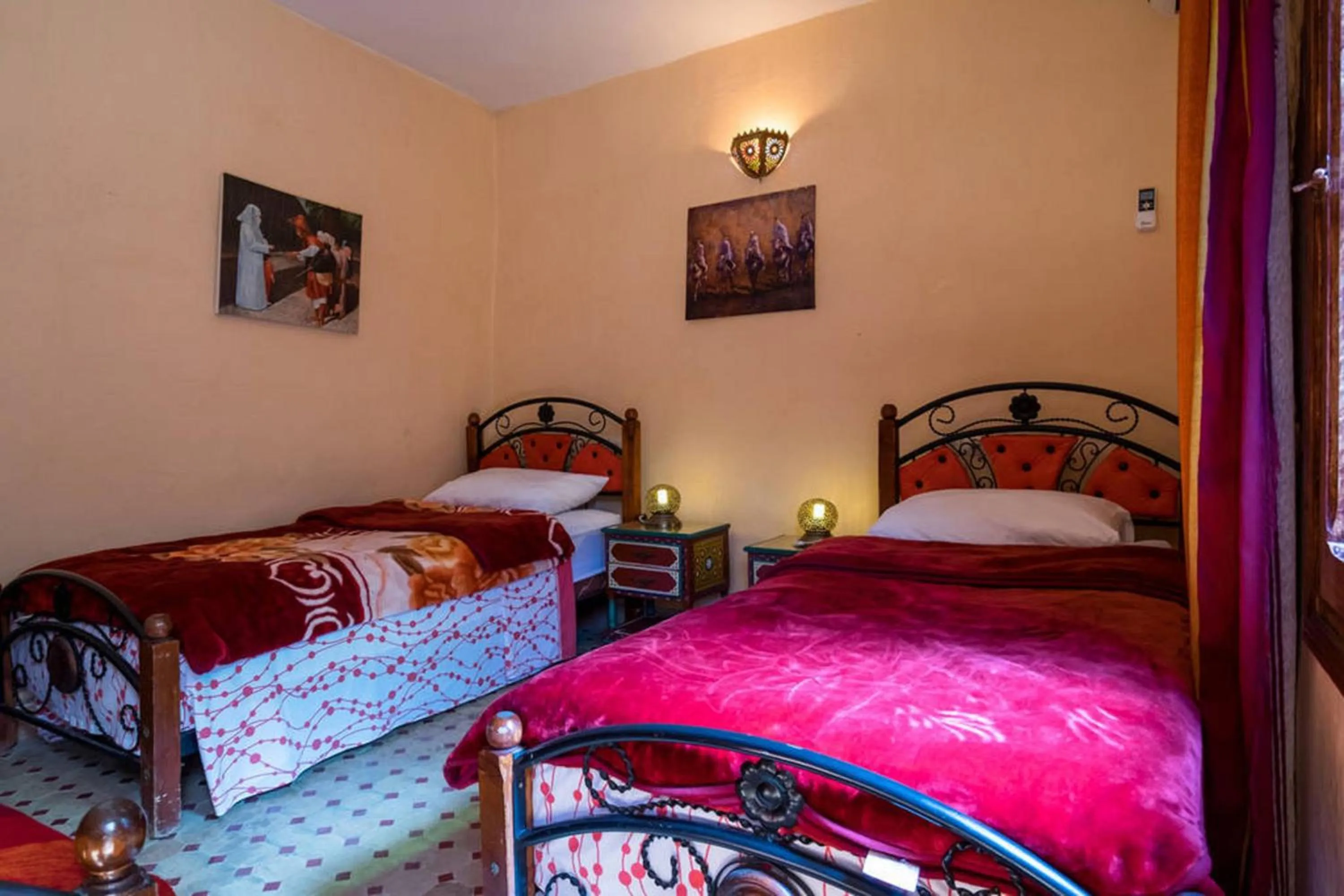 Bed in Riad Les Chrifis Navette Aéroport 24 sur 24