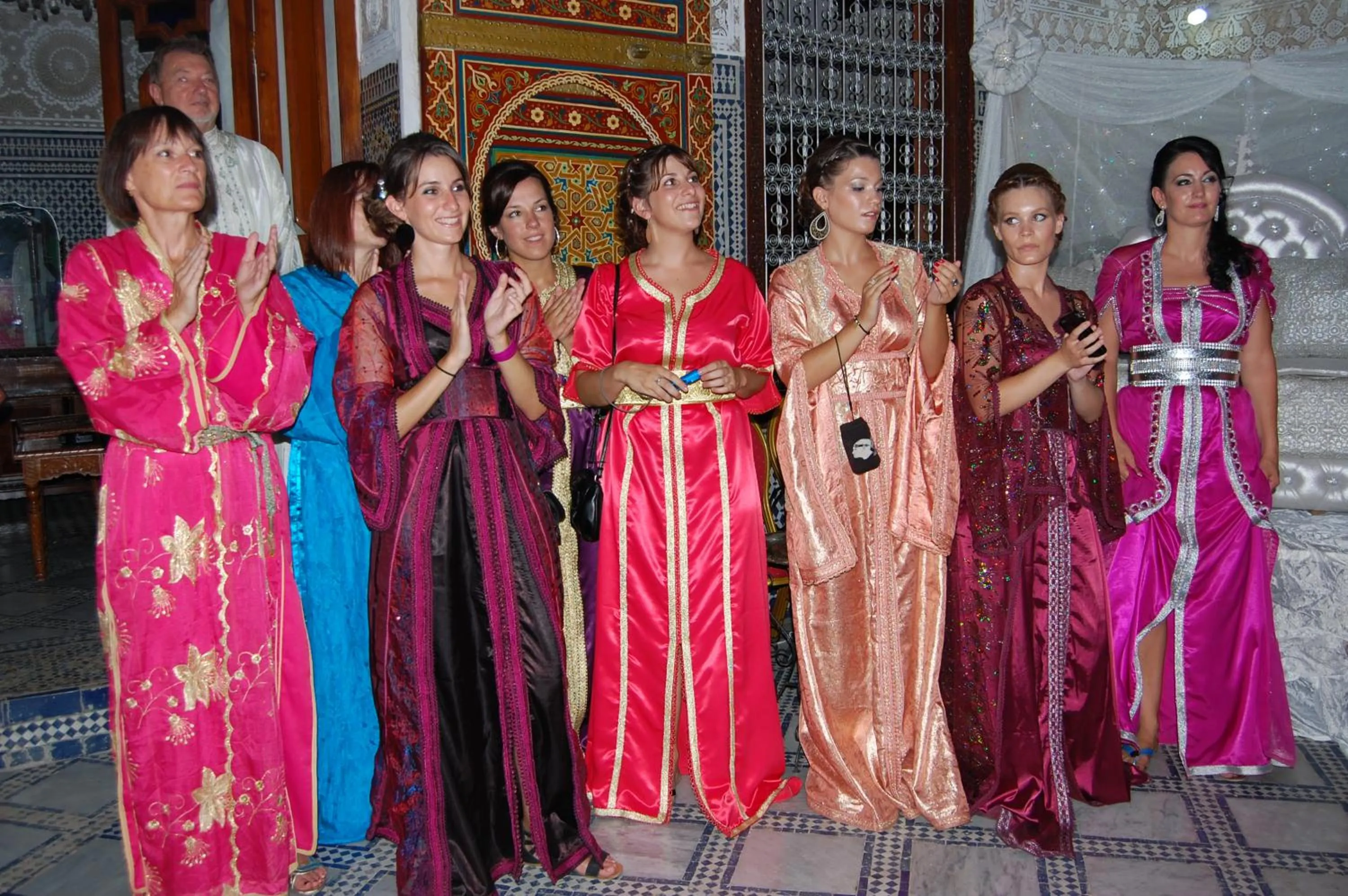 People in Riad Les Chrifis Navette Aéroport 24 sur 24