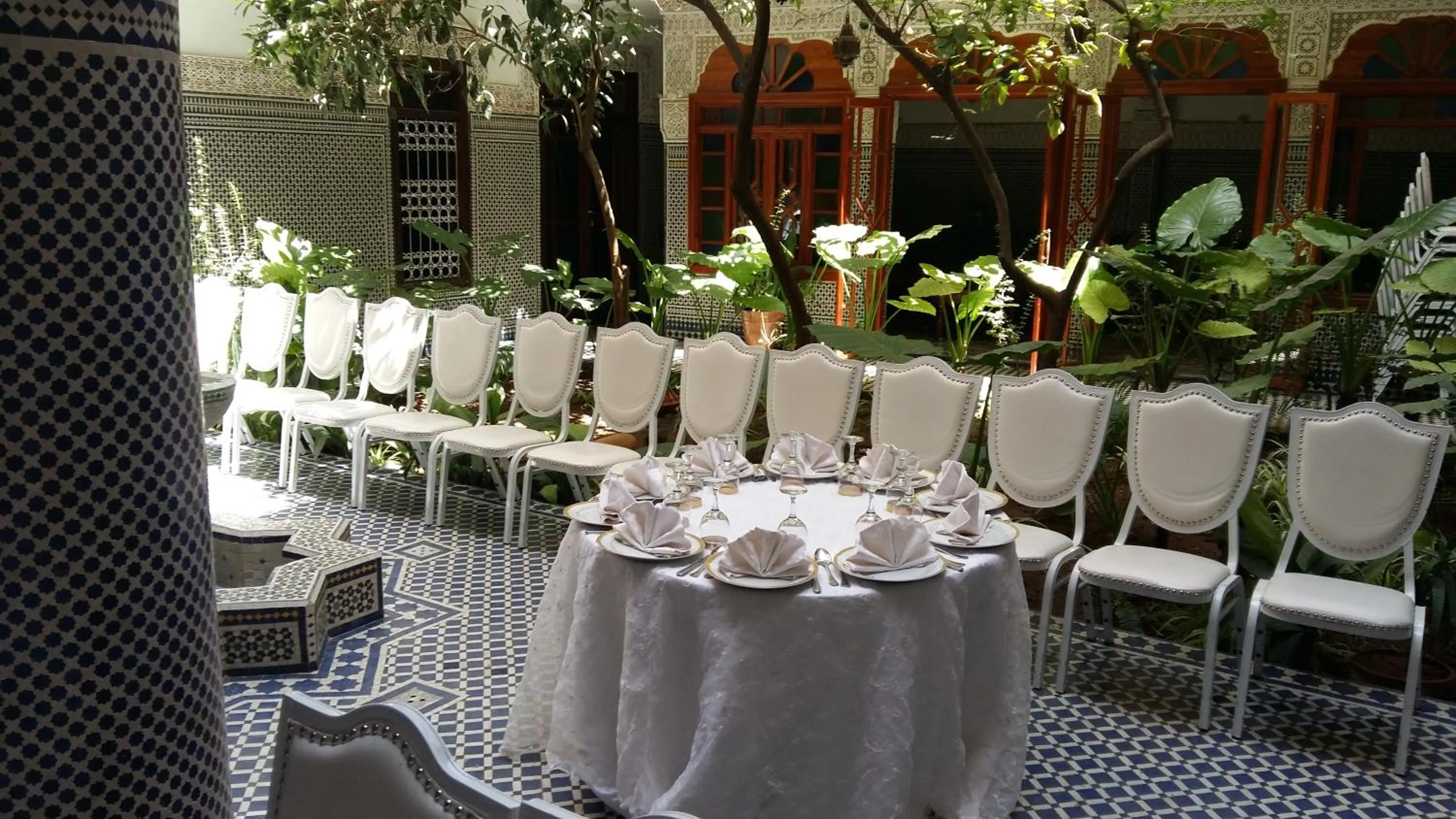 Restaurant/places to eat in Riad Les Chrifis Navette Aéroport 24 sur 24