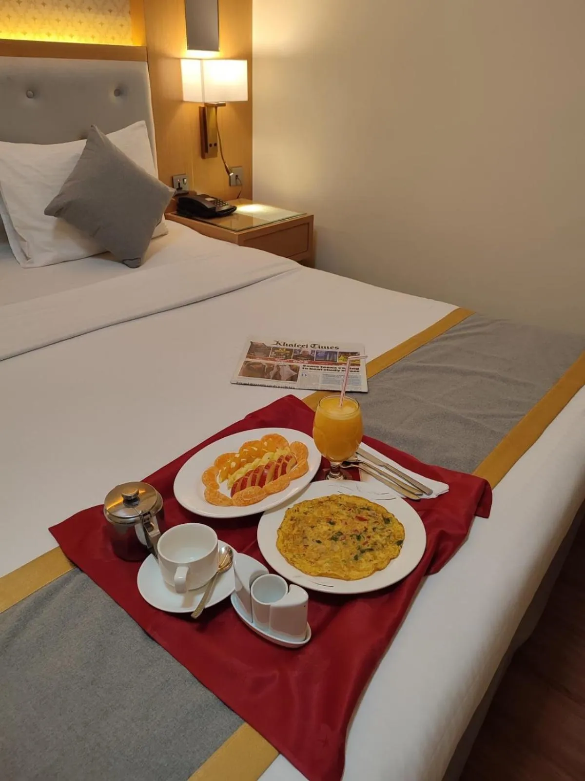 Bedroom, Bed in York International Hotel