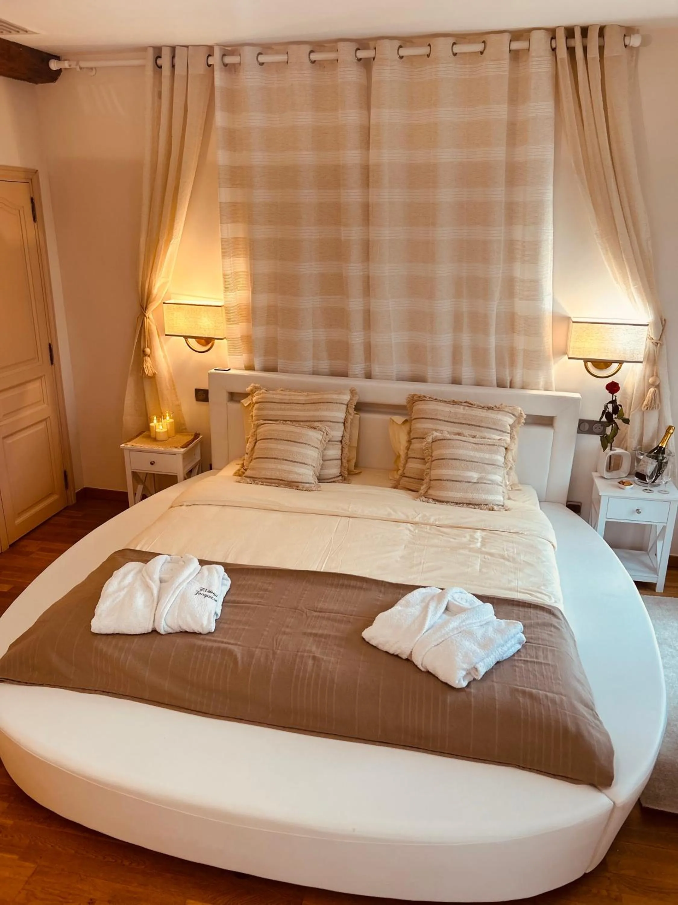 Suite in Chambres d'hôtes Château de Jonquières