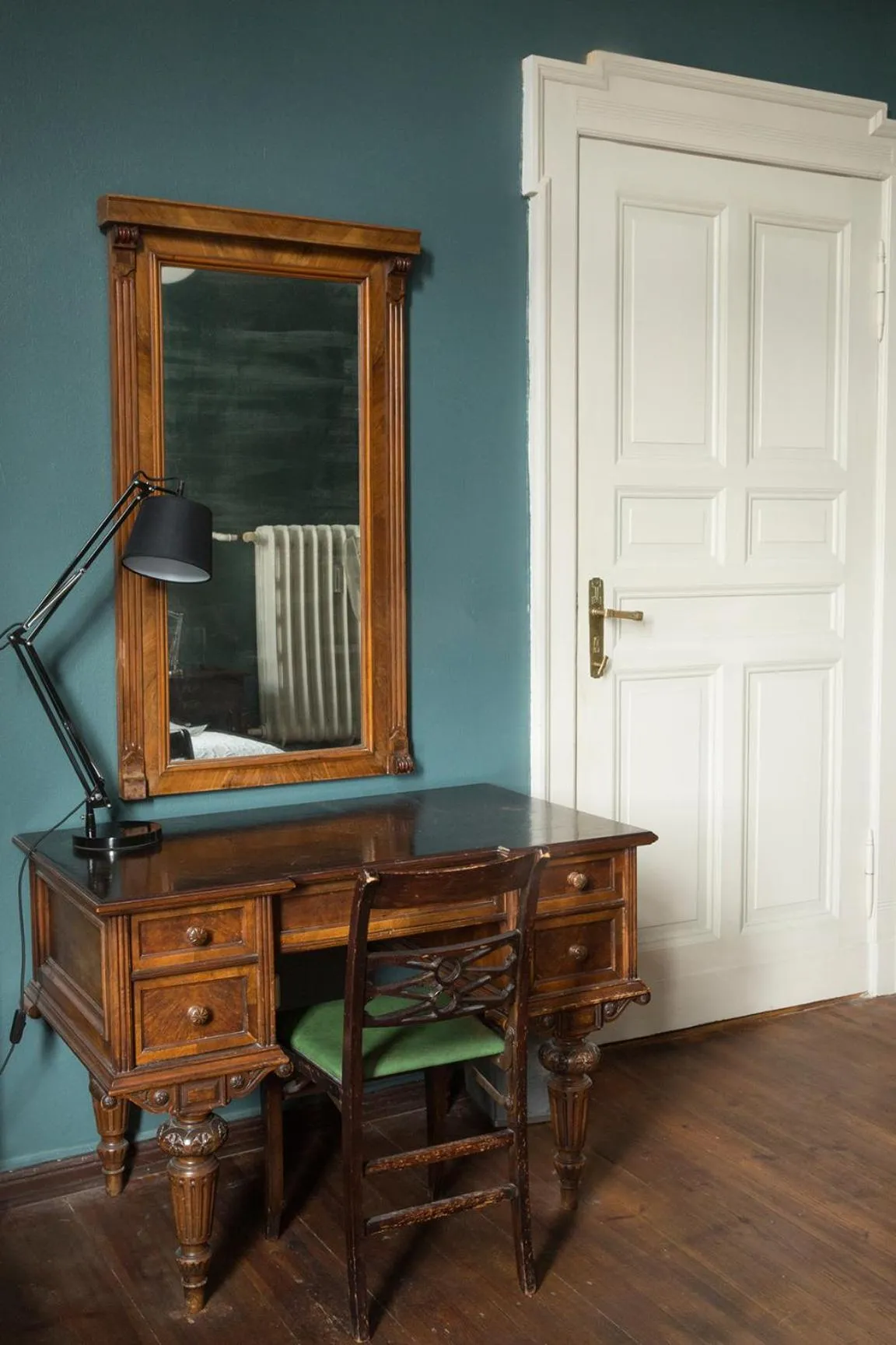 hair dresser in Hotel Art Nouveau am Kurfürstendamm