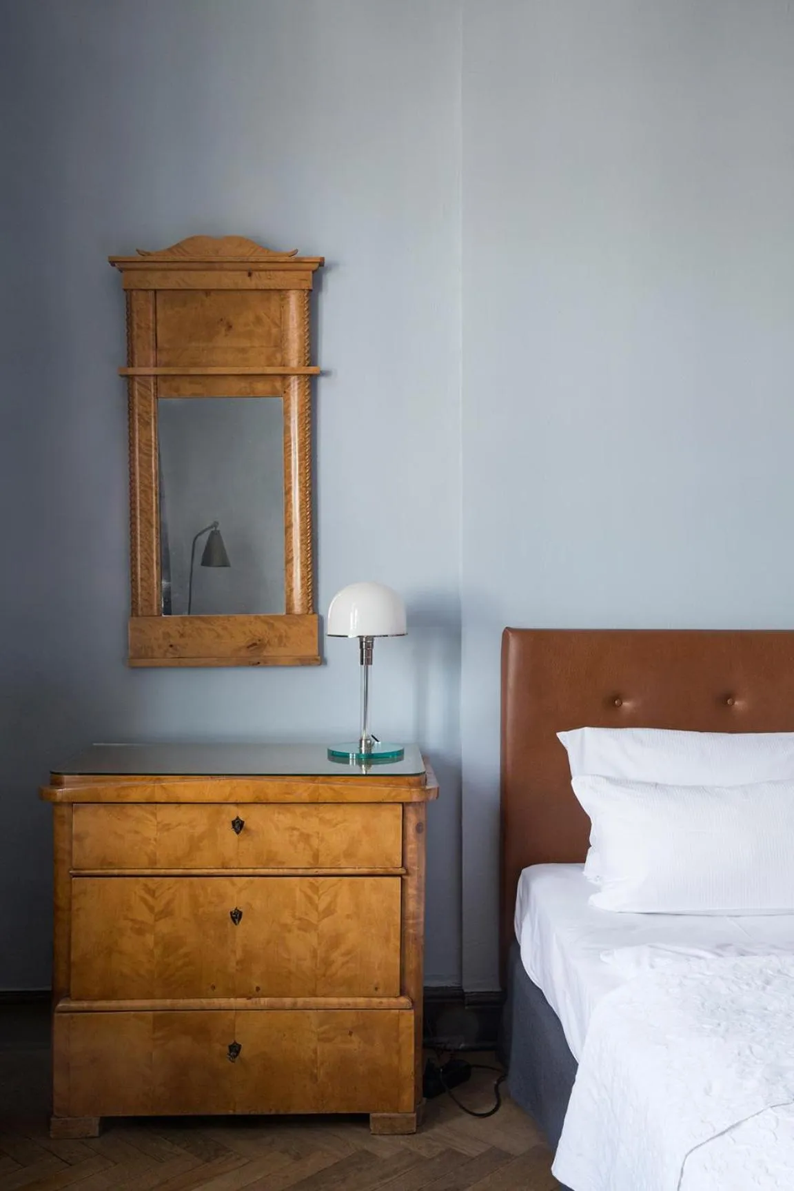 Photo of the whole room, Bed in Hotel Art Nouveau am Kurfürstendamm