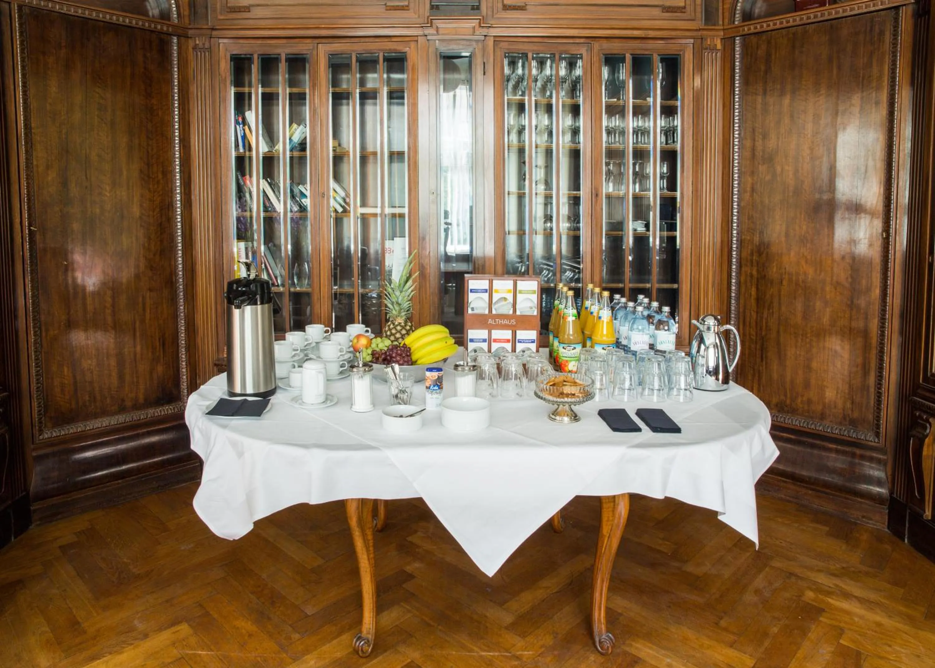 Food and drinks in Hotel Art Nouveau am Kurfürstendamm