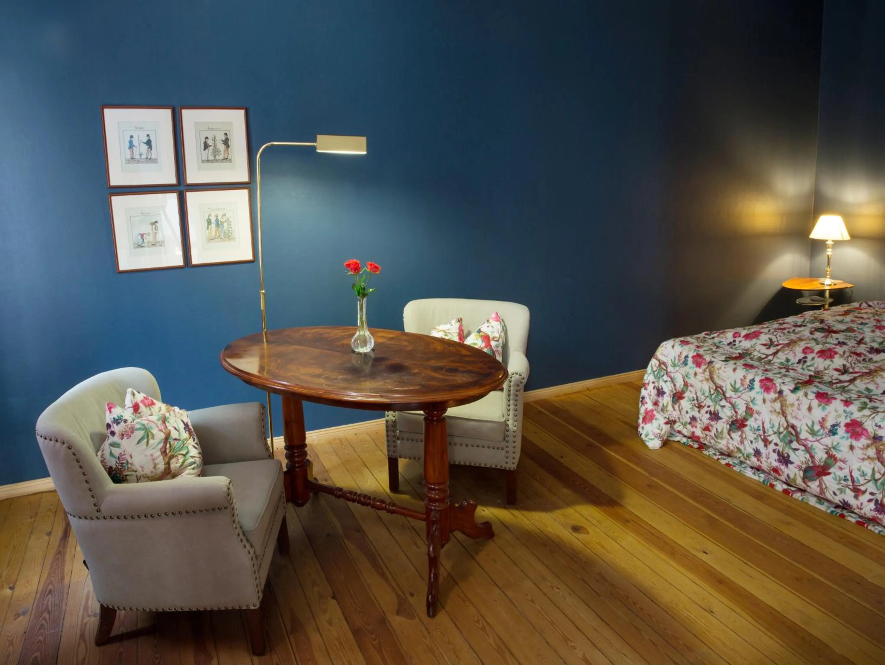 Photo of the whole room, Bed in Hotel Art Nouveau am Kurfürstendamm