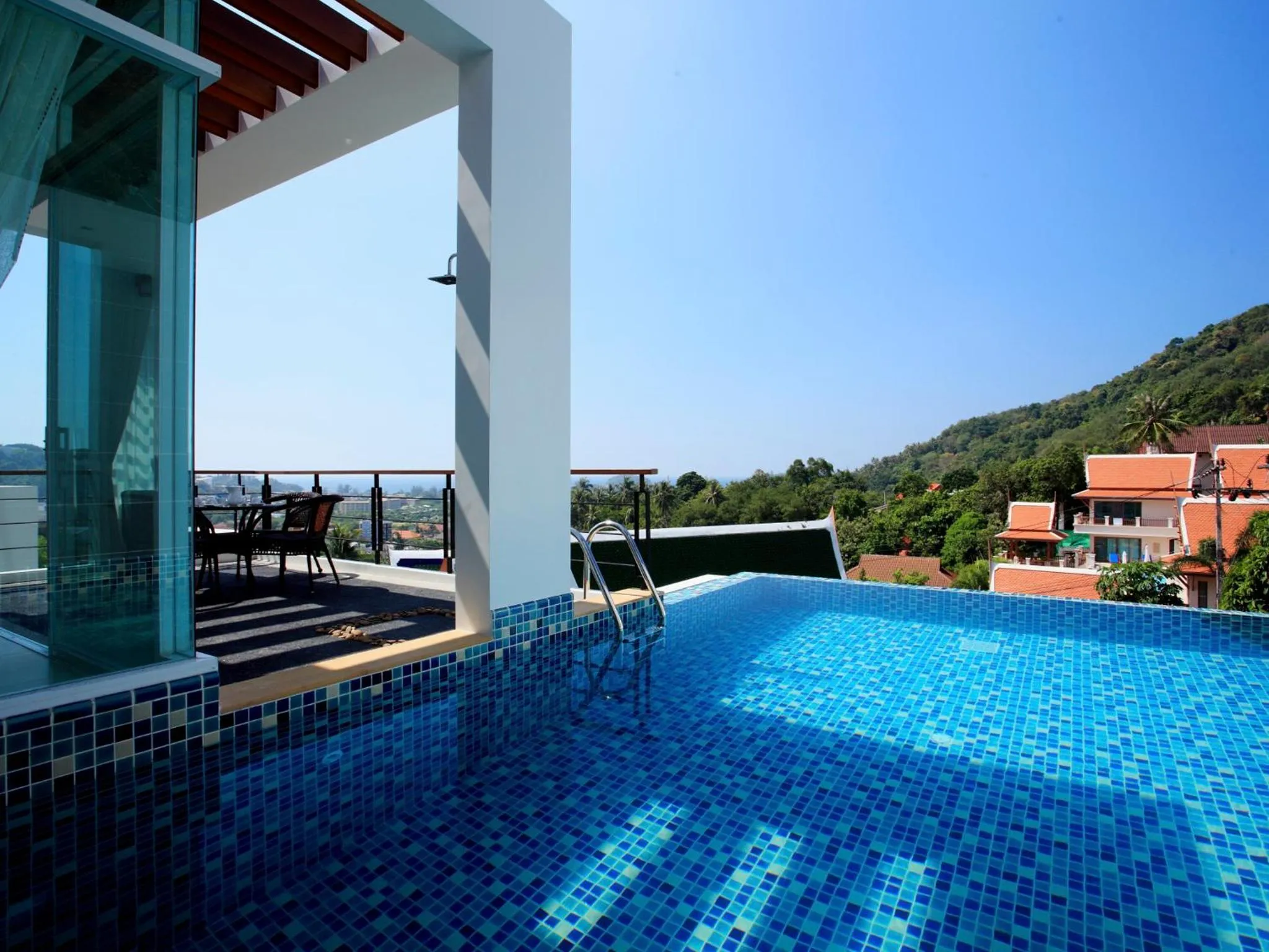Swimming pool in Kata Sea View Villas