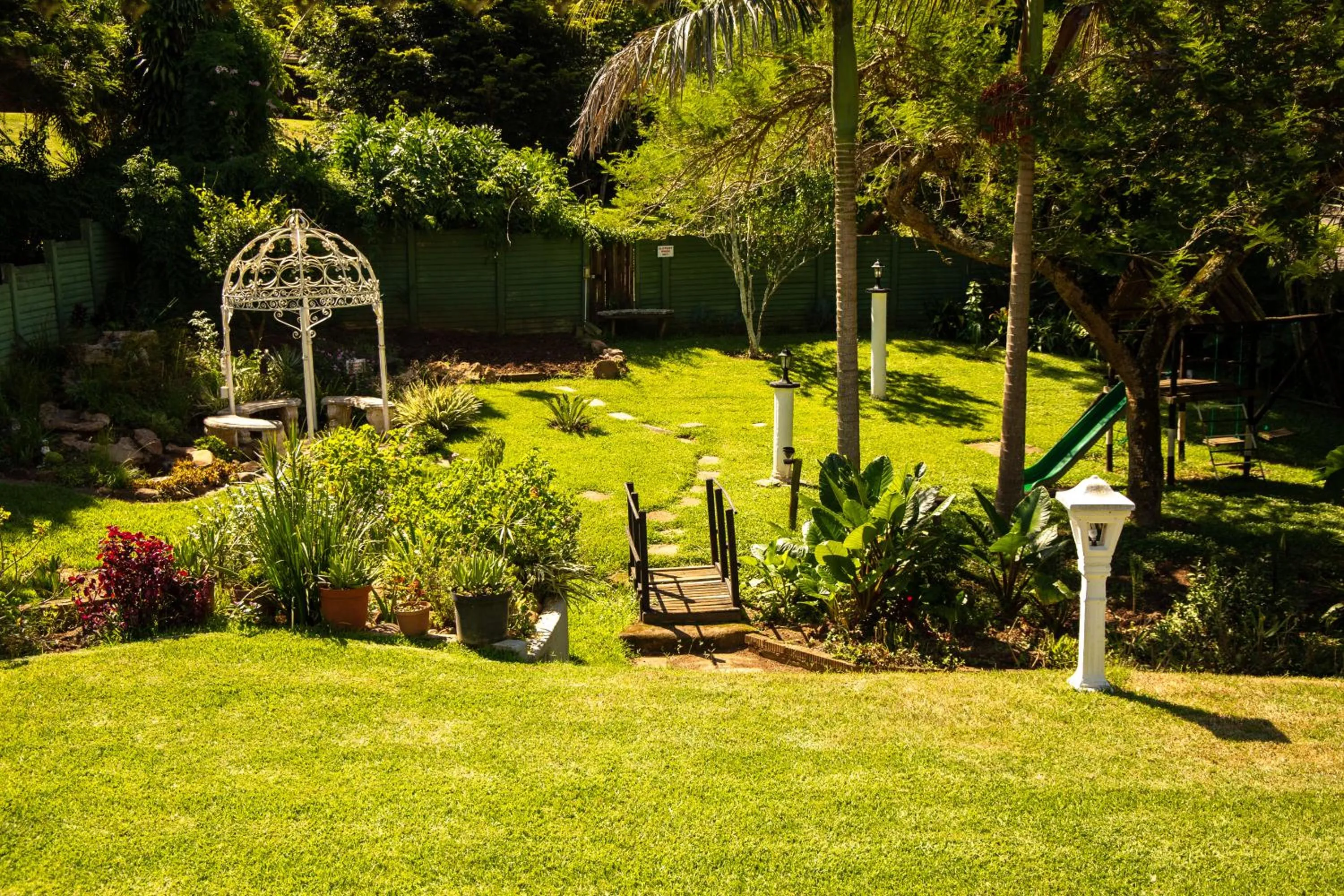 Garden view in Lincoln Cottages BnB & Self-Catering