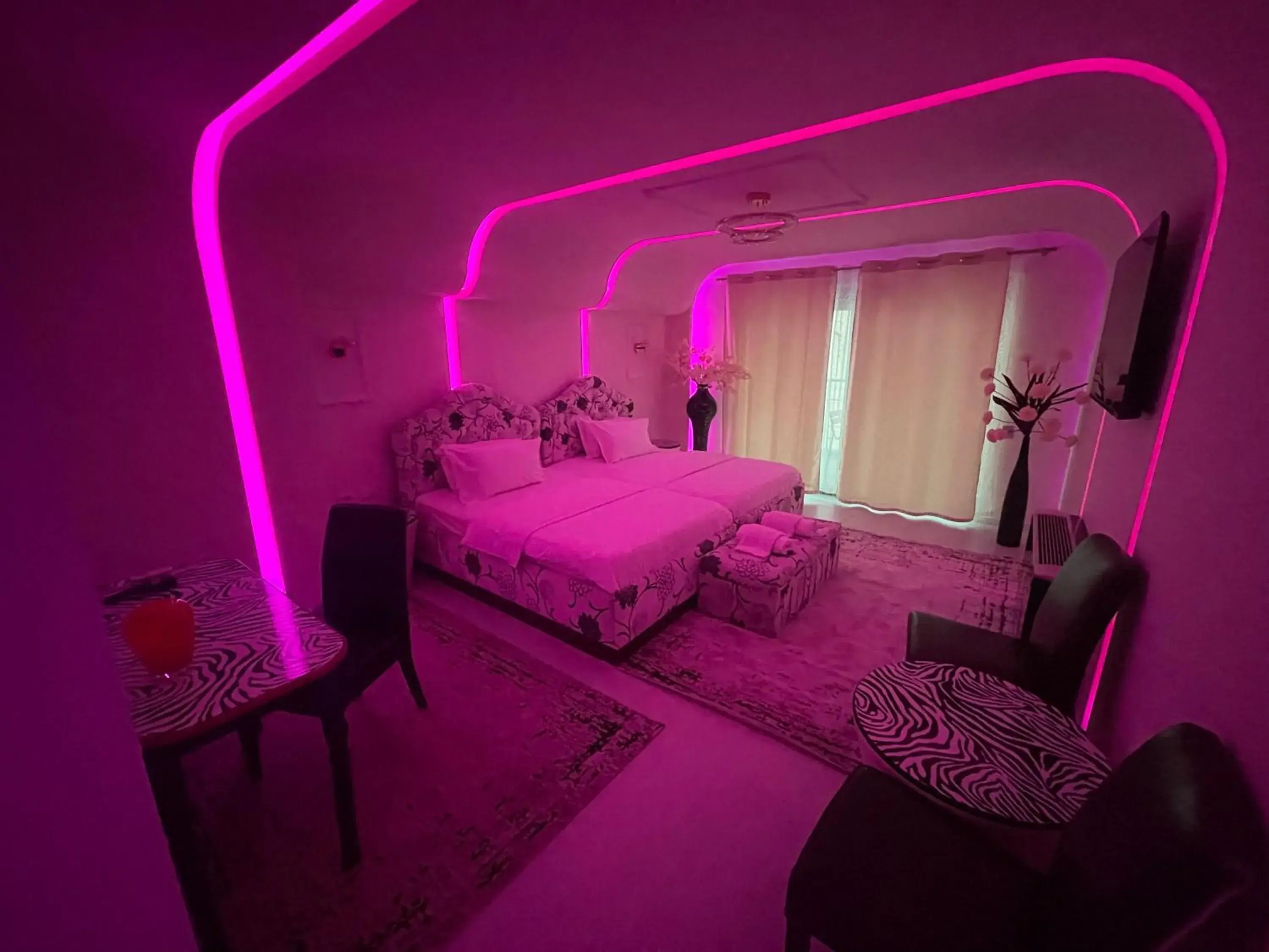 Standard Double or Twin Room in Hotel Rosa Blu Standard Double or Twin Room in Hotel Rosa Blu