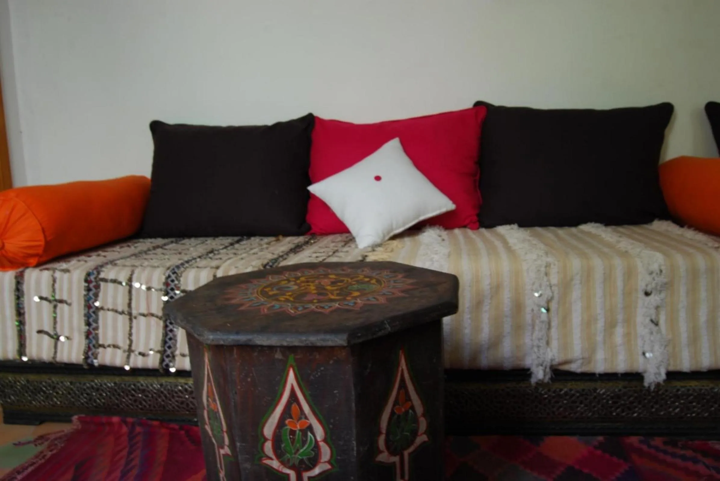 Living room, Bed in Riad Dar Aida
