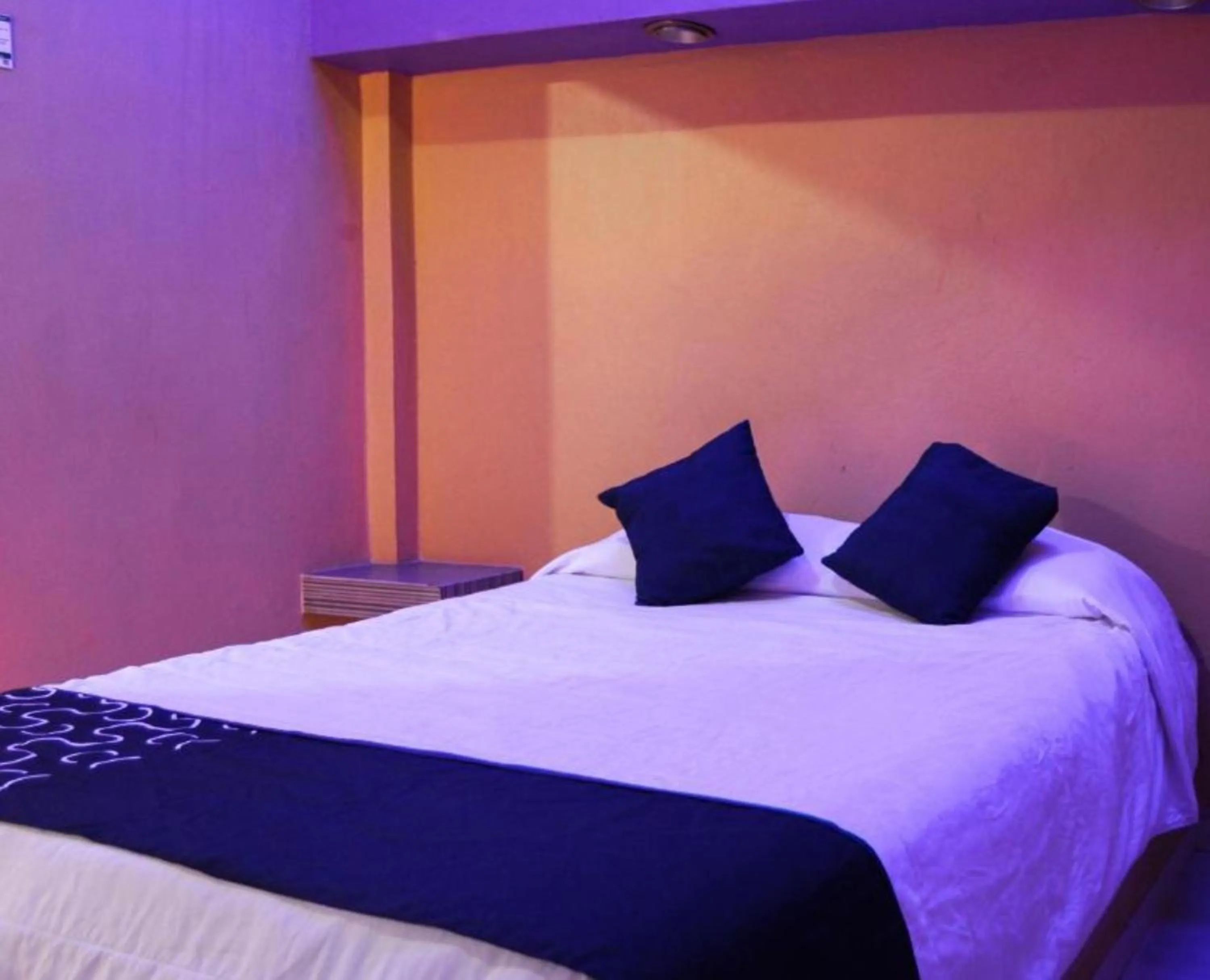 Bedroom, Bed in OYO Hotel Oasis