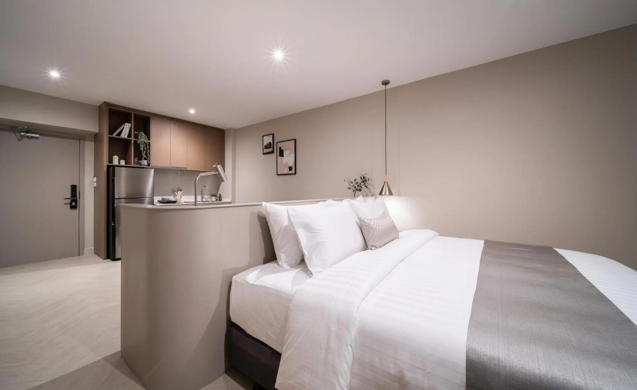 Photo of the whole room in Aspira Residence Sukhumvit 71