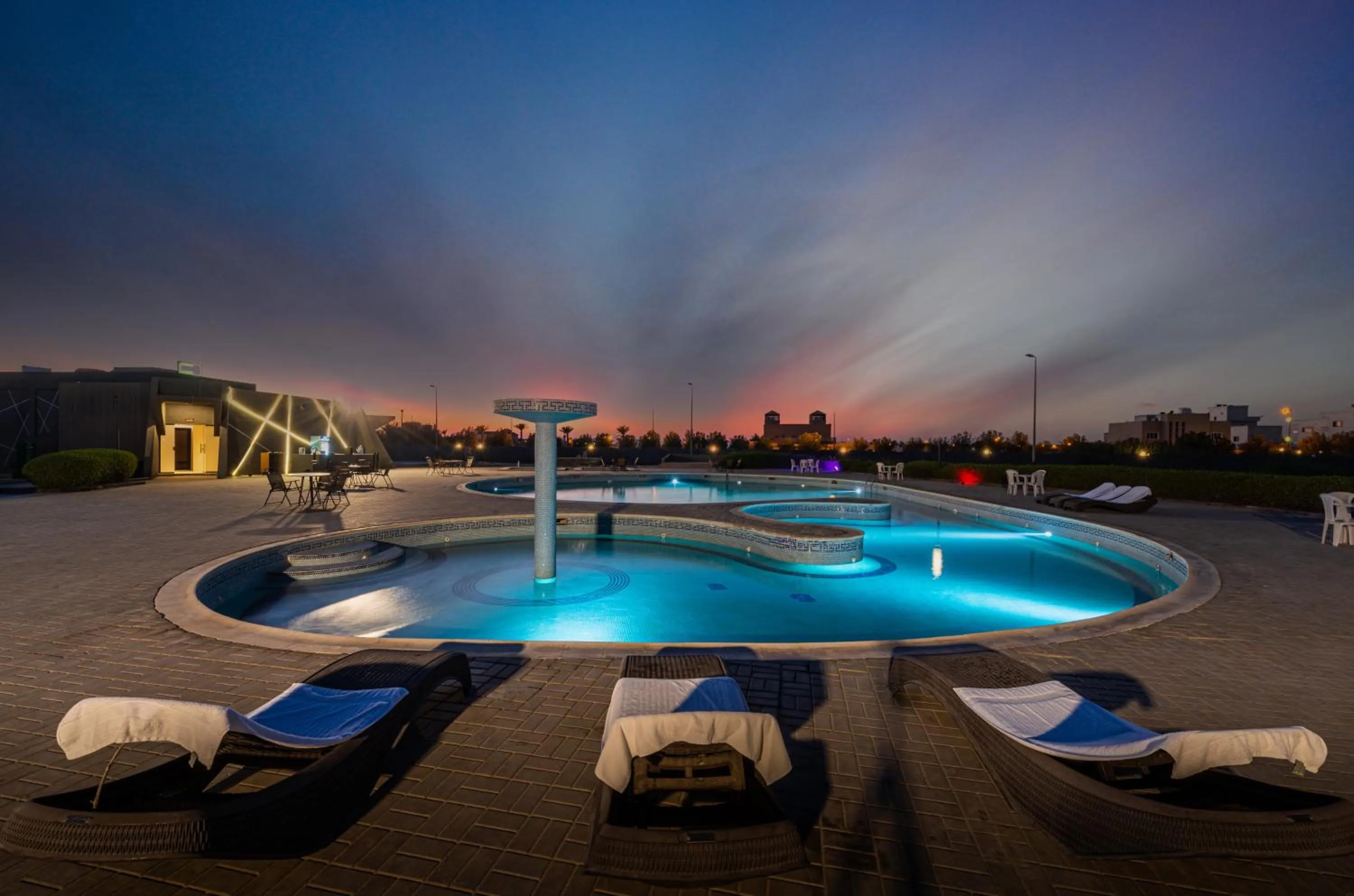 Swimming pool in HDB Al Khobar Resort & Spa