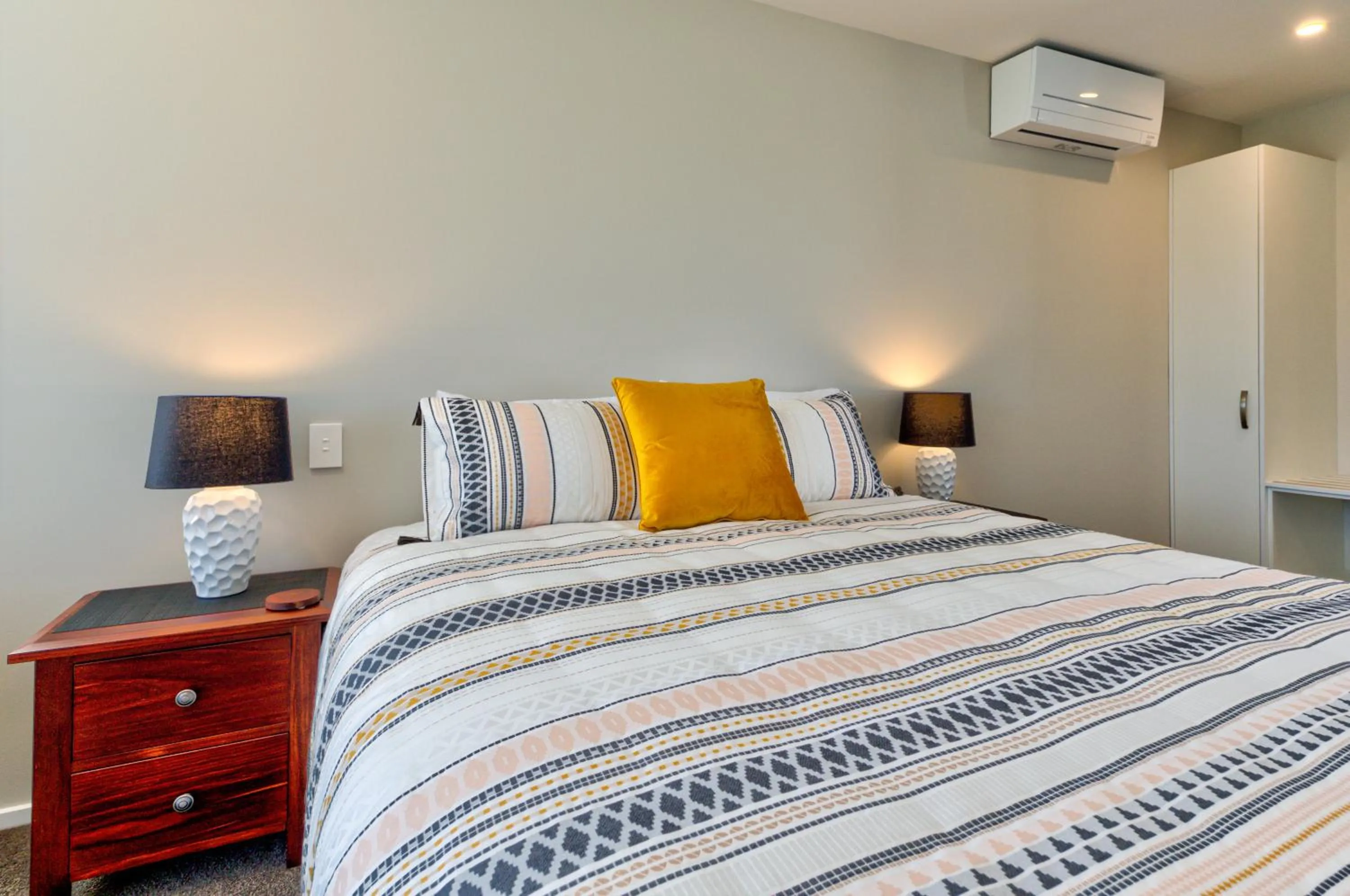 Bed in Annies on Milford