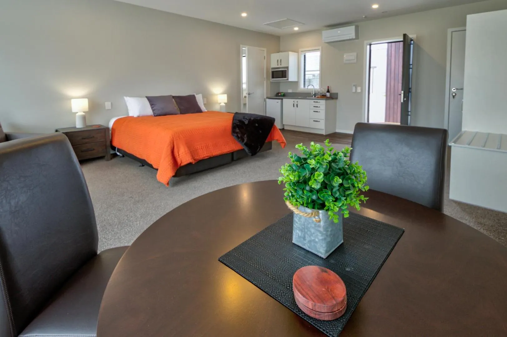 Bed in Annies on Milford