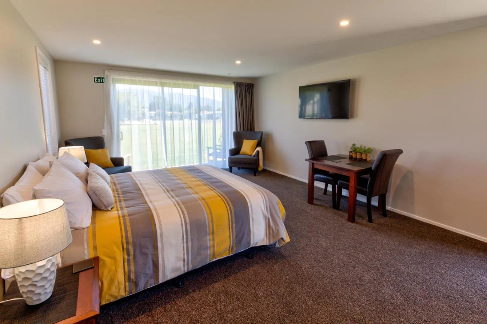 Bed in Annies on Milford