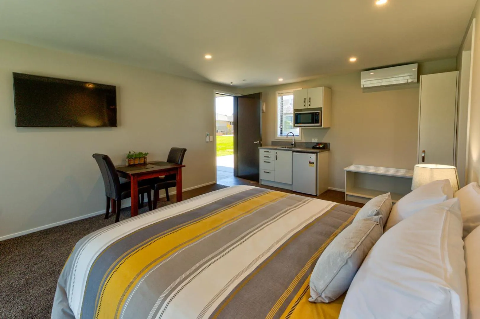 Bed in Annies on Milford