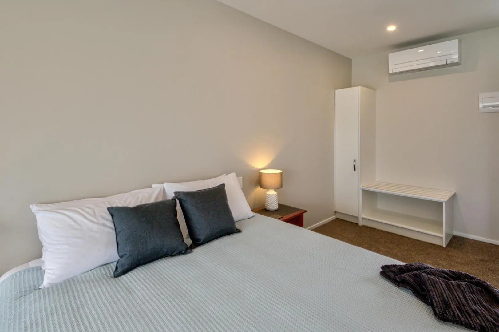 Bed in Annies on Milford