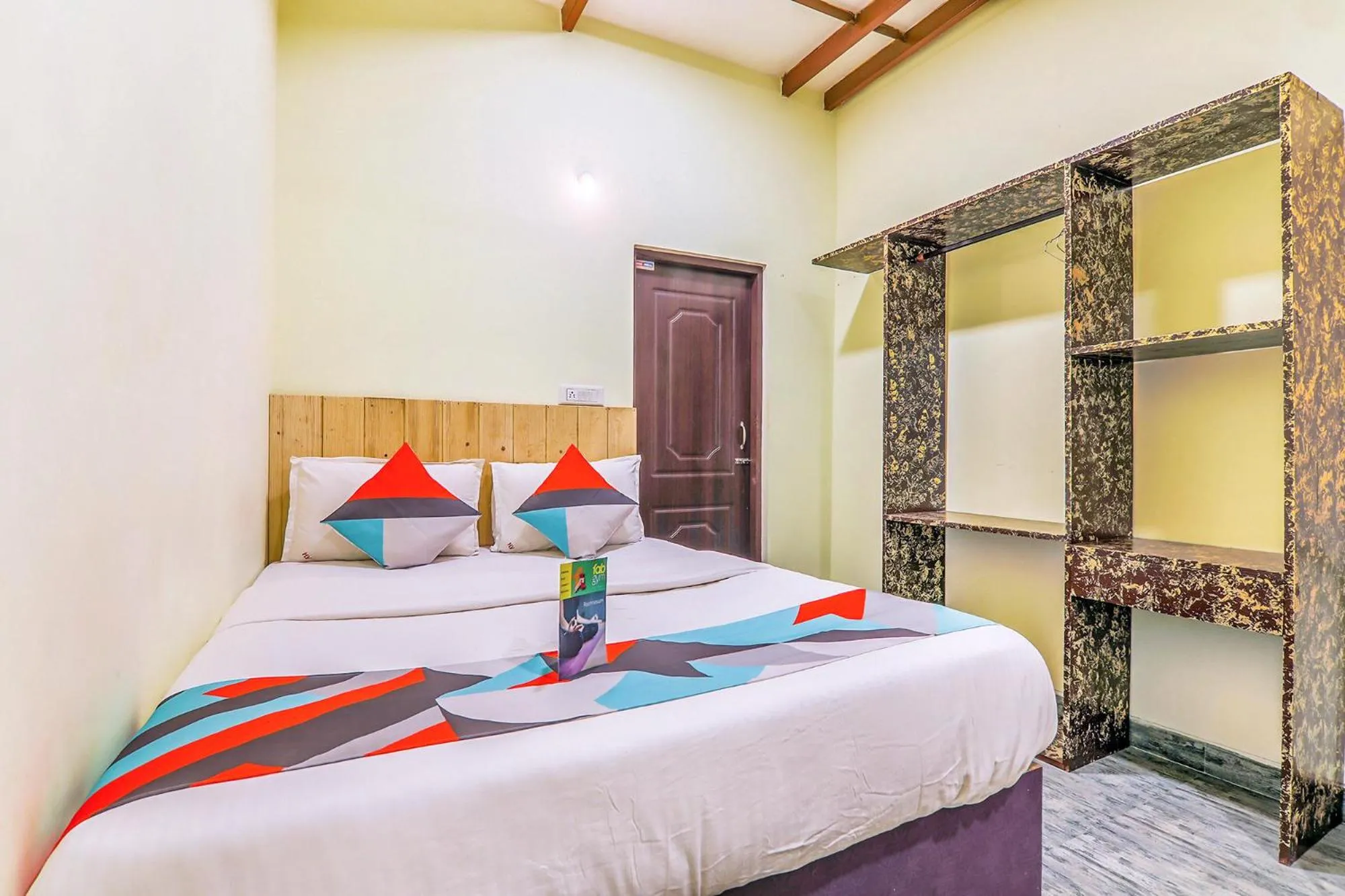 Bedroom, Bed in FabExpress Victoria With Pool - Nr Baga Beach