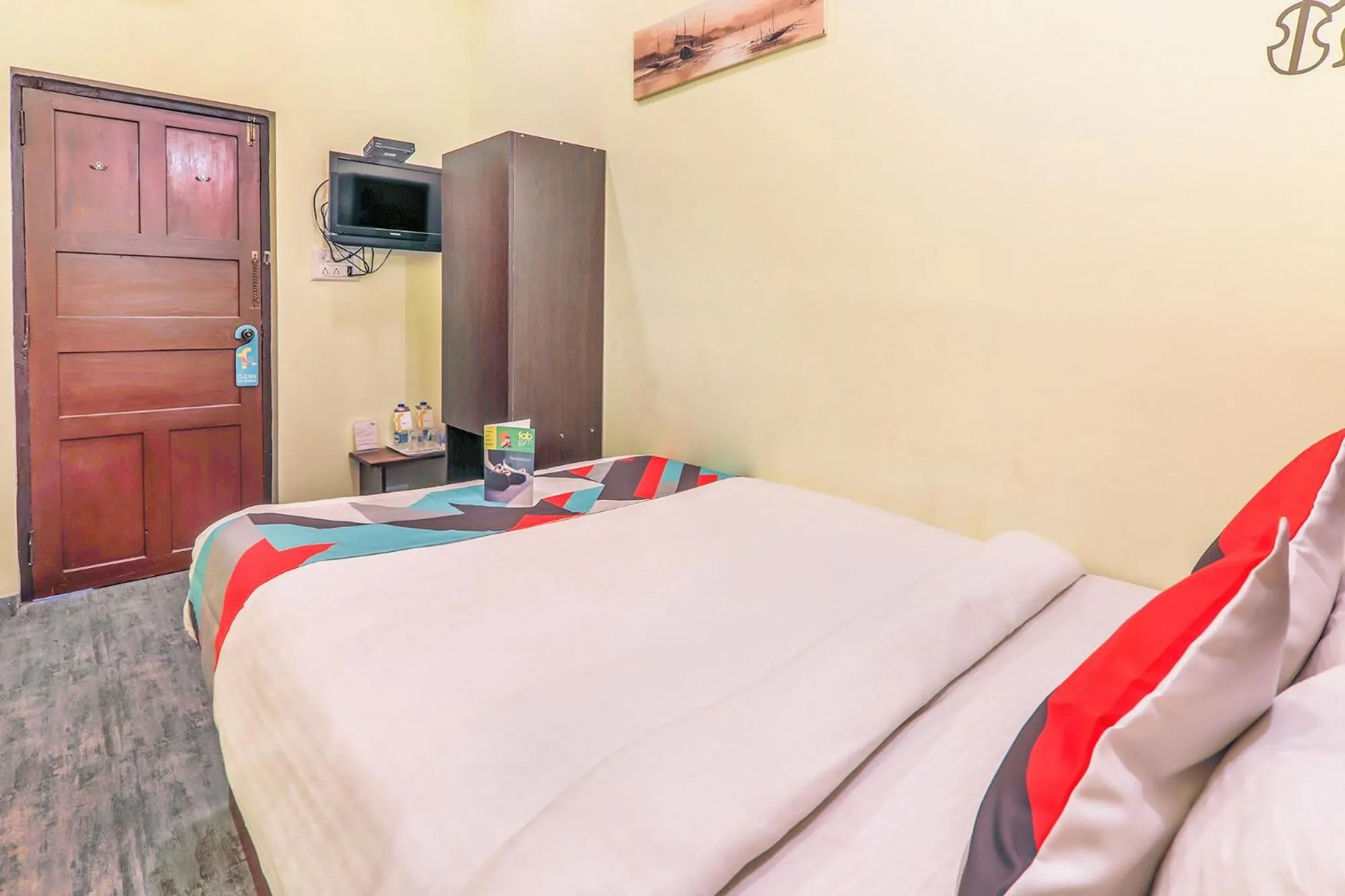 Bed in FabExpress Victoria With Pool - Nr Baga Beach