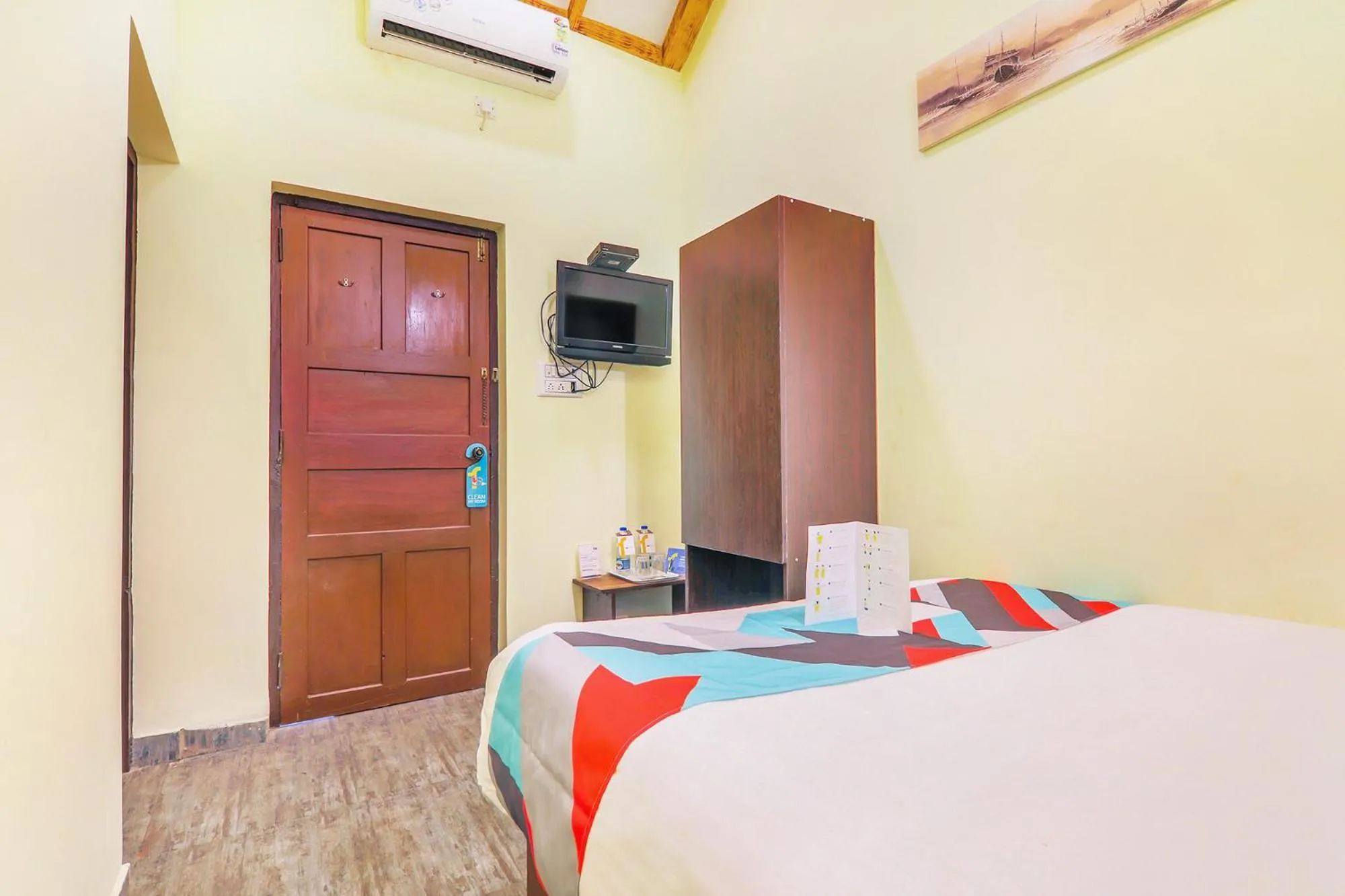 Bed in FabExpress Victoria With Pool - Nr Baga Beach